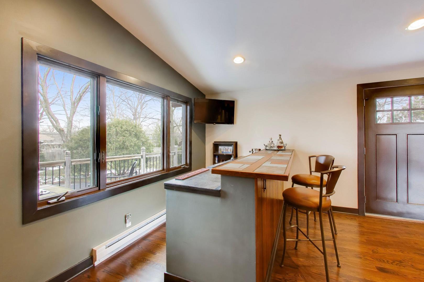 802 Lill Street, Barrington, IL 60010