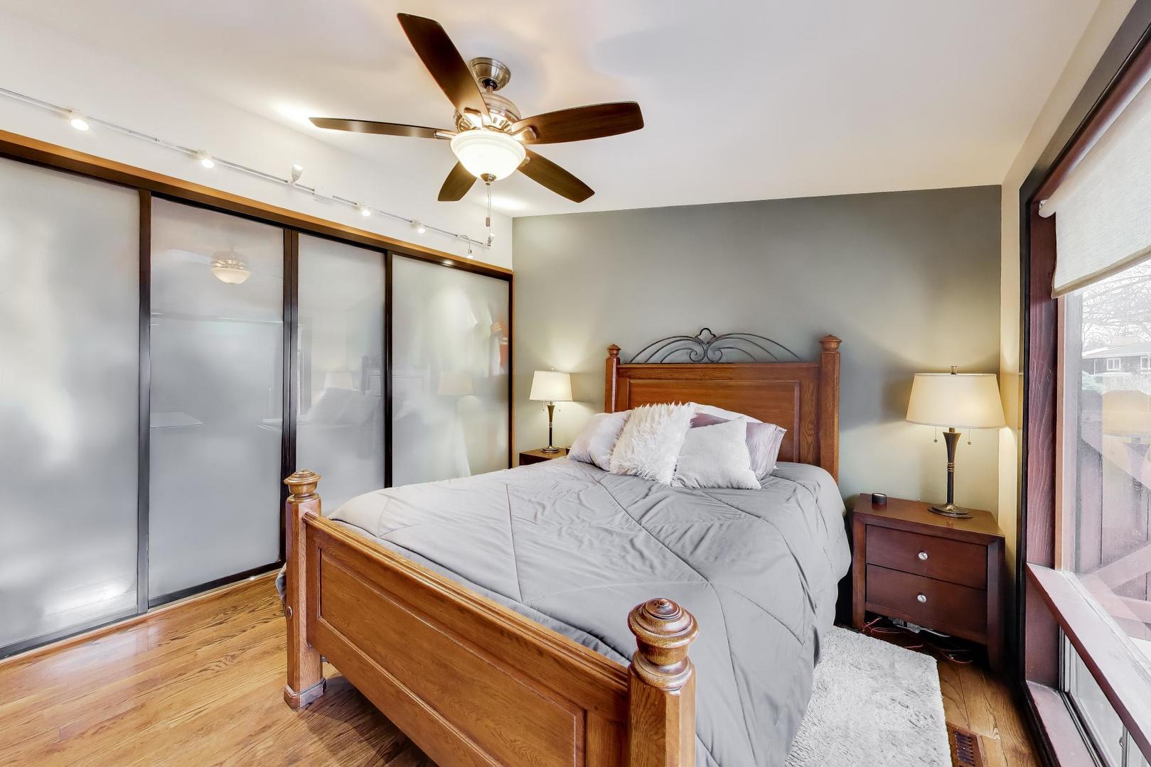 802 Lill Street, Barrington, IL 60010