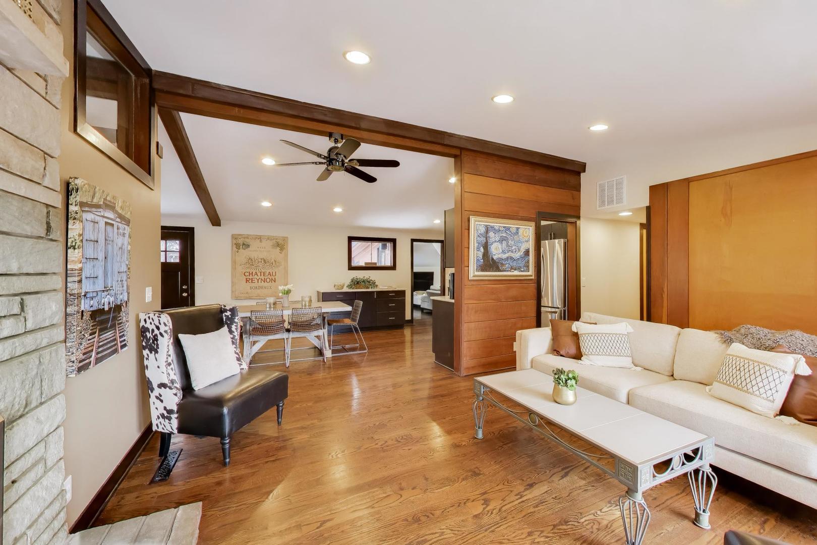 802 Lill Street, Barrington, IL 60010