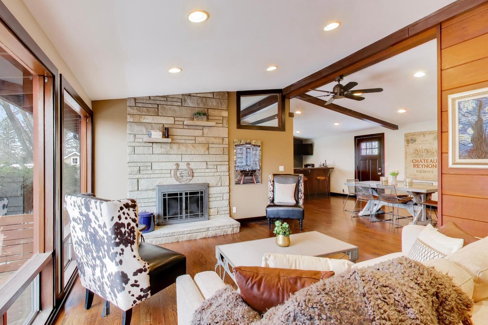 802 Lill Street, Barrington, IL 60010