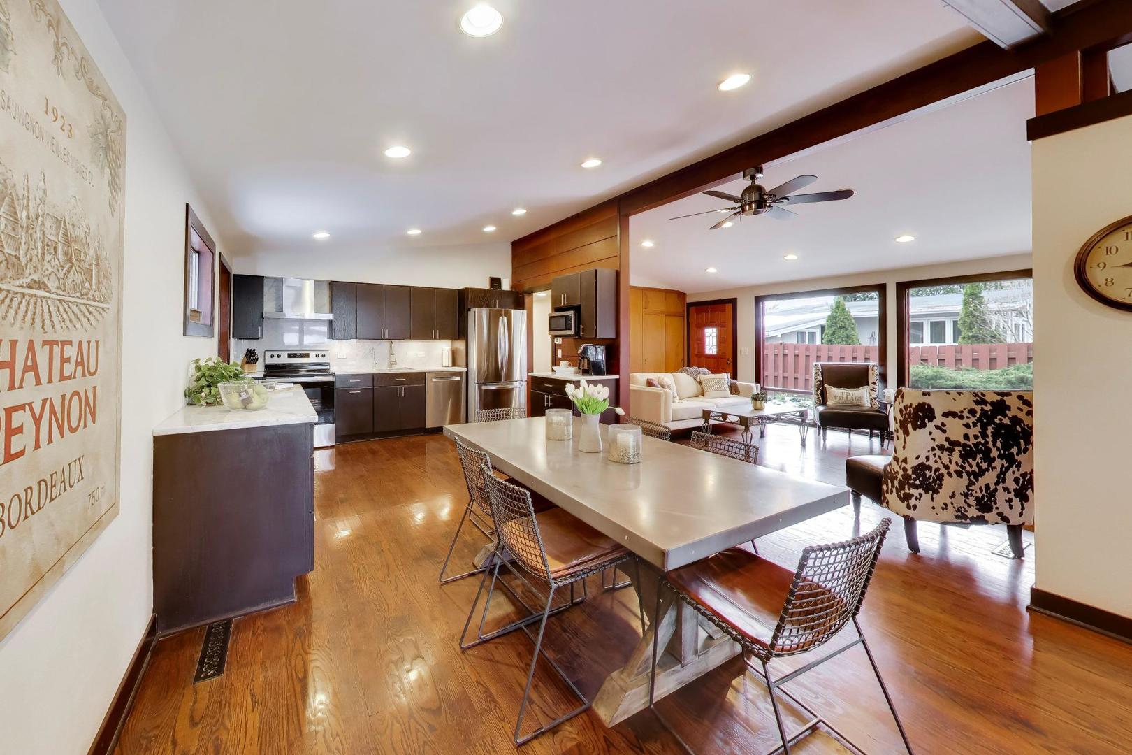 802 Lill Street, Barrington, IL 60010