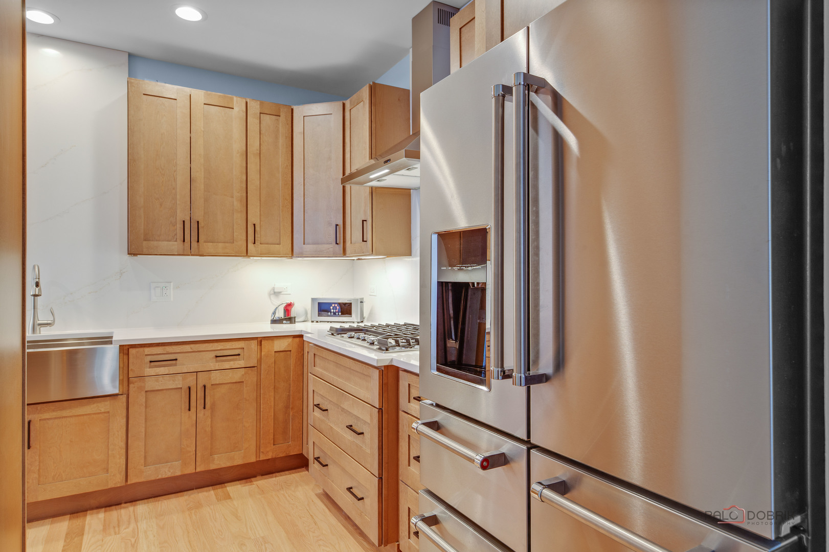 8 Ashford Court, Lincolnshire, IL 60069