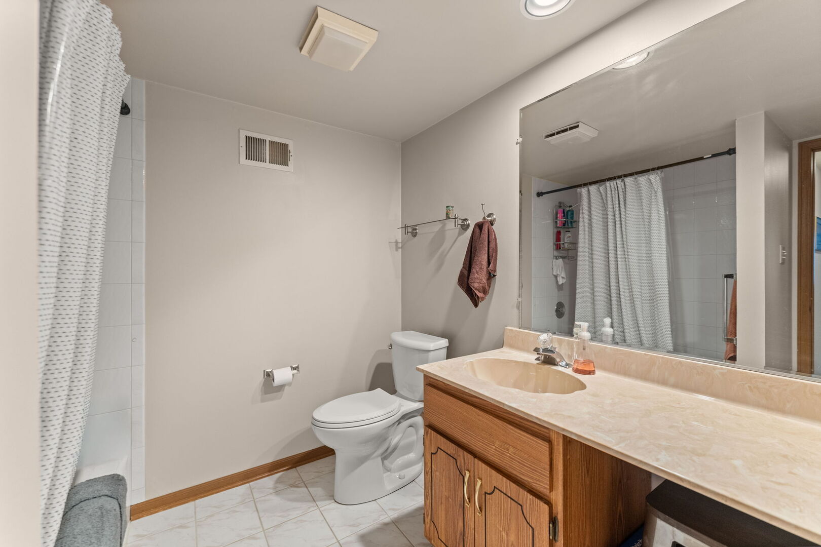 4926 134TH Street #204, Crestwood, IL 60418