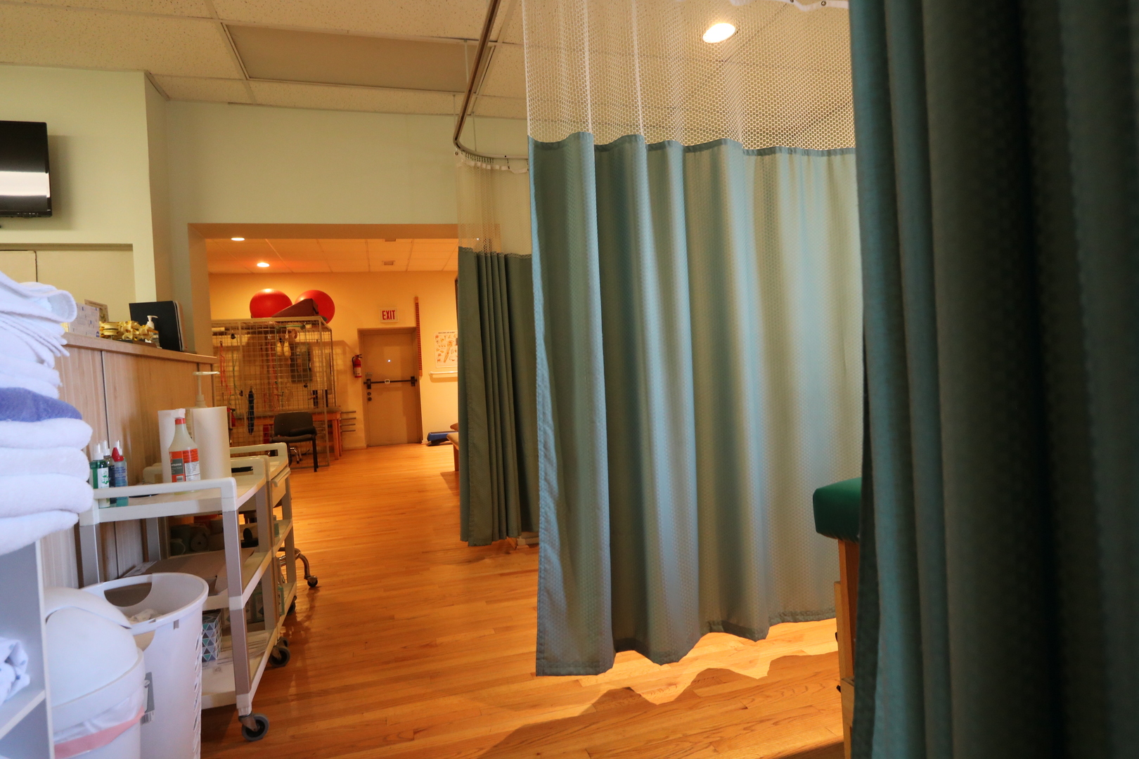 6737 W 95th Street, Oak Lawn, IL 60453