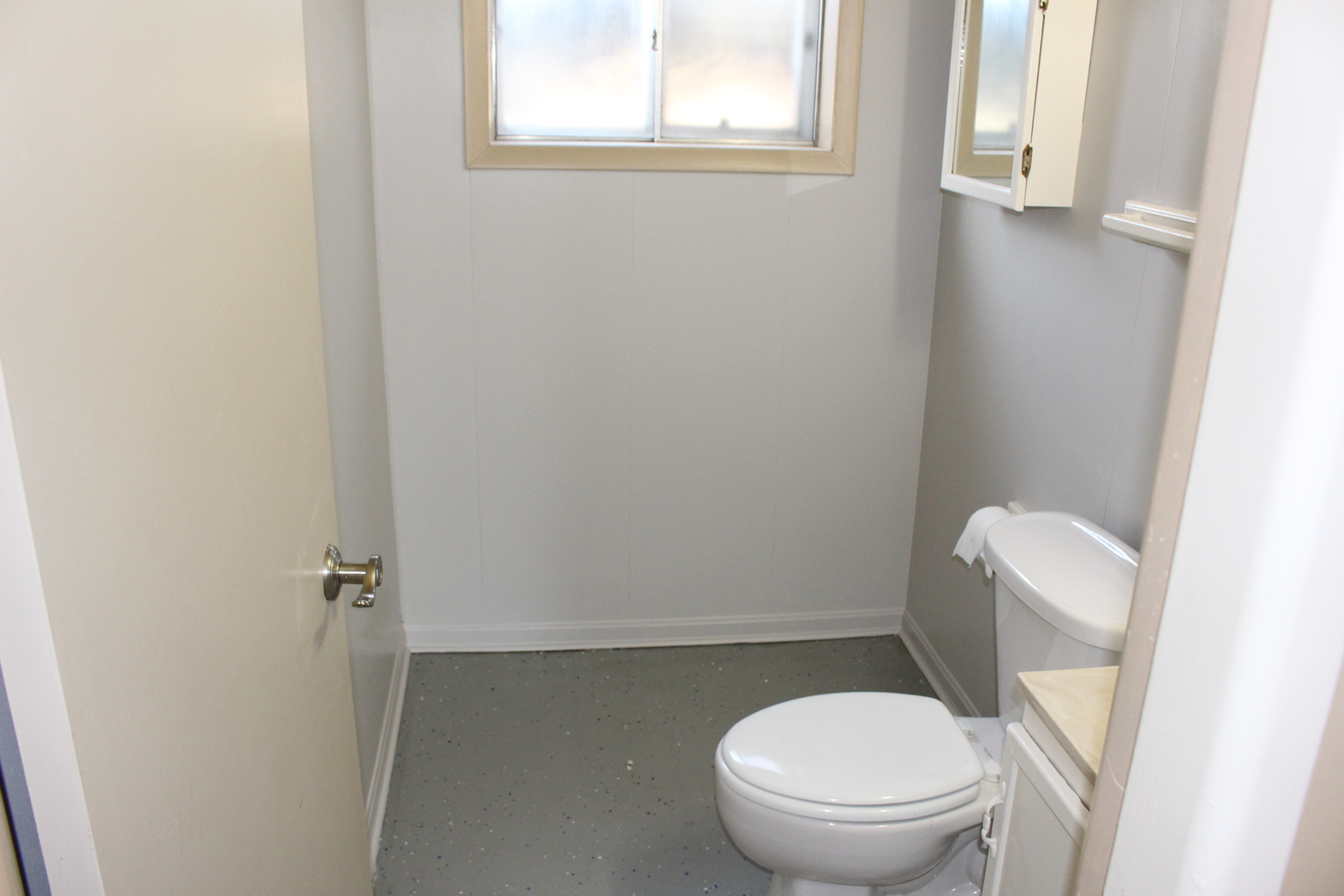 393 E Huntington Lane, Elmhurst, IL 60126