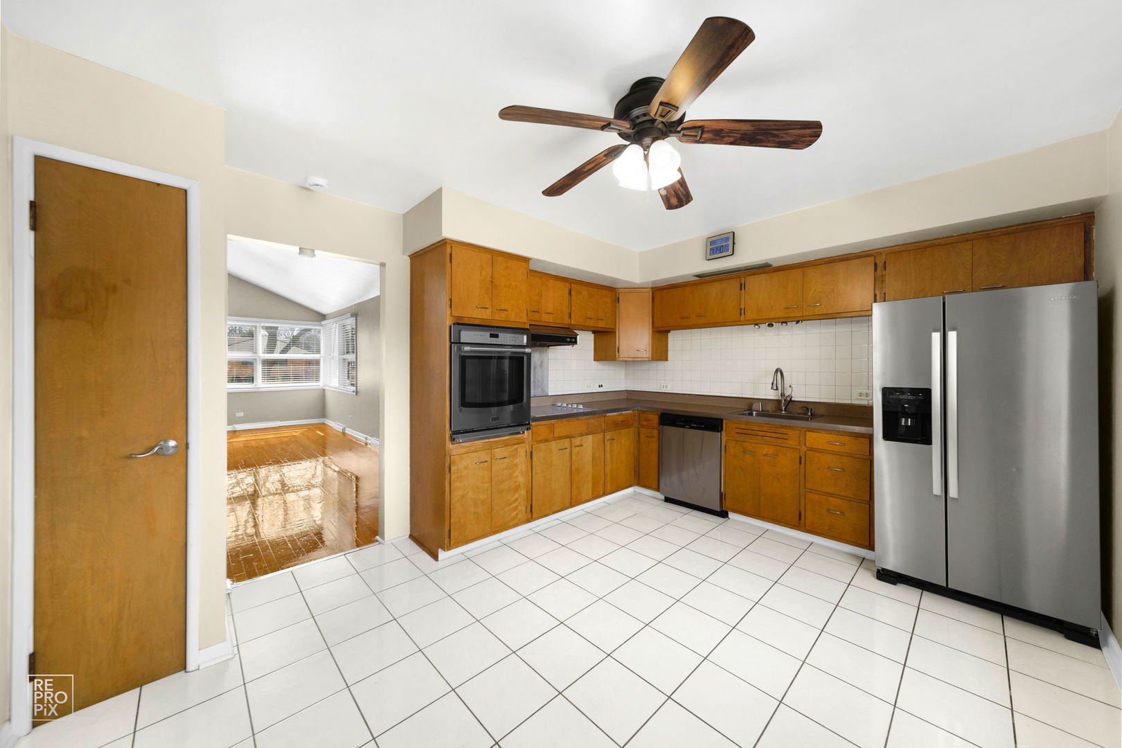 393 E Huntington Lane, Elmhurst, IL 60126