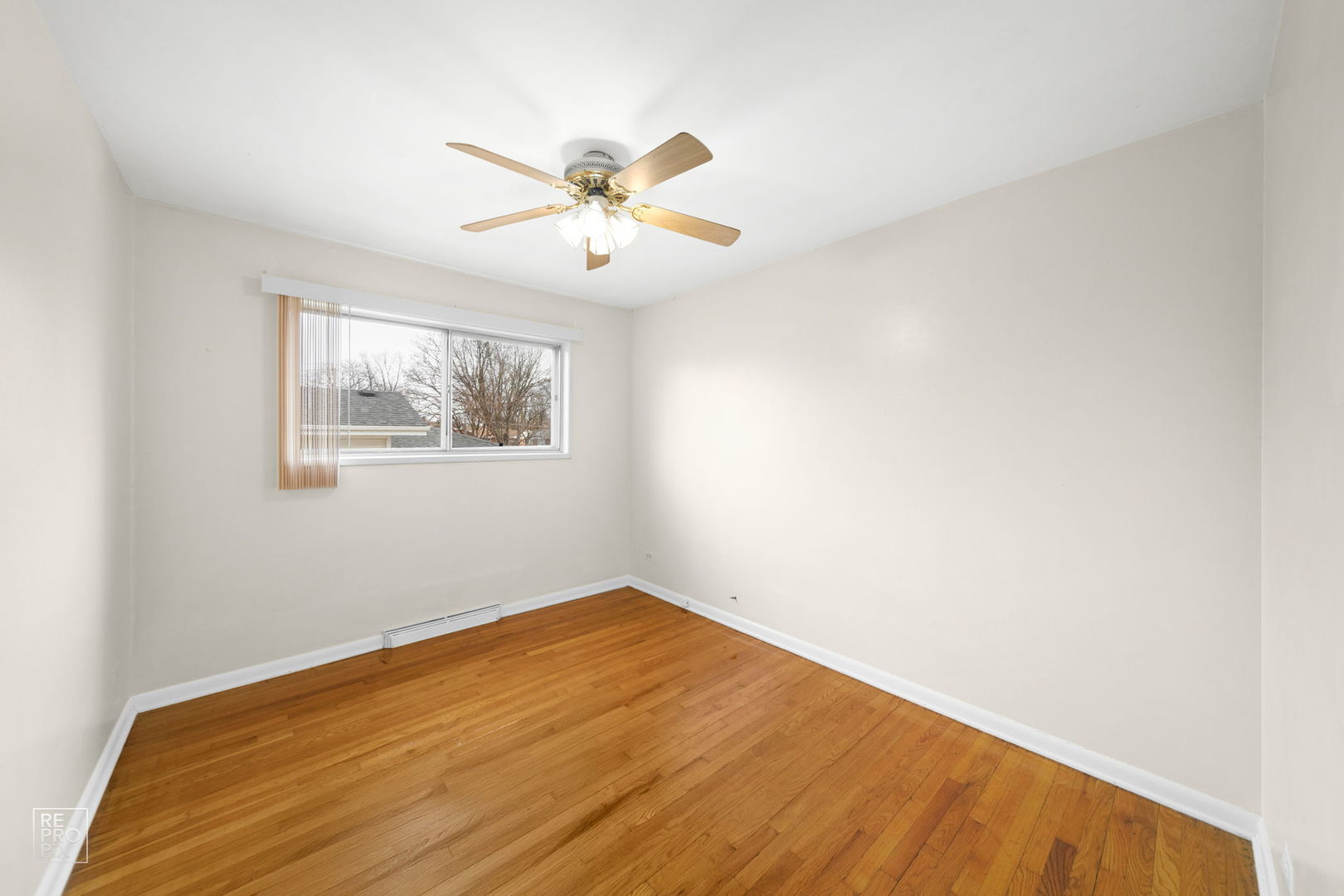 393 E Huntington Lane, Elmhurst, IL 60126