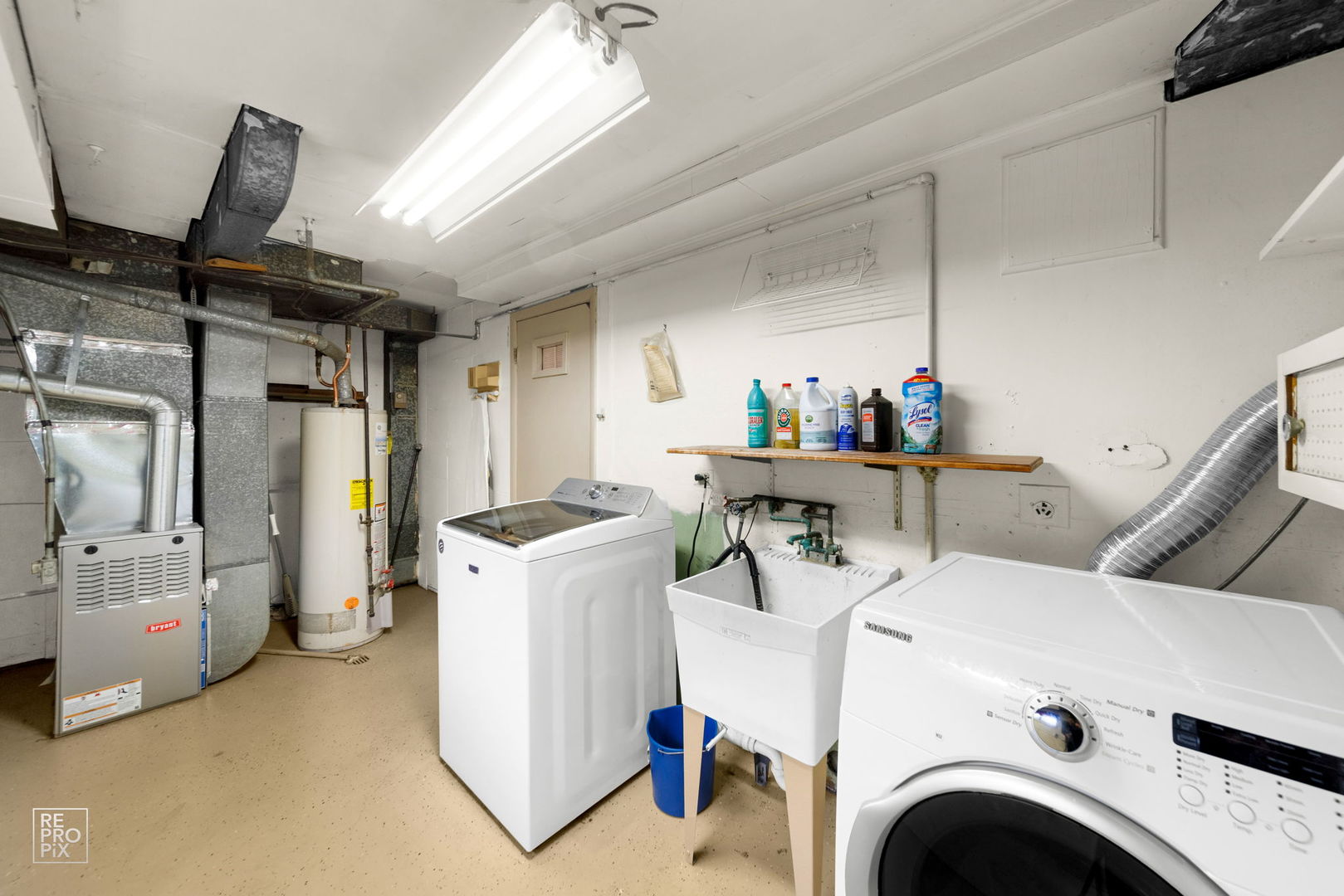 393 E Huntington Lane, Elmhurst, IL 60126