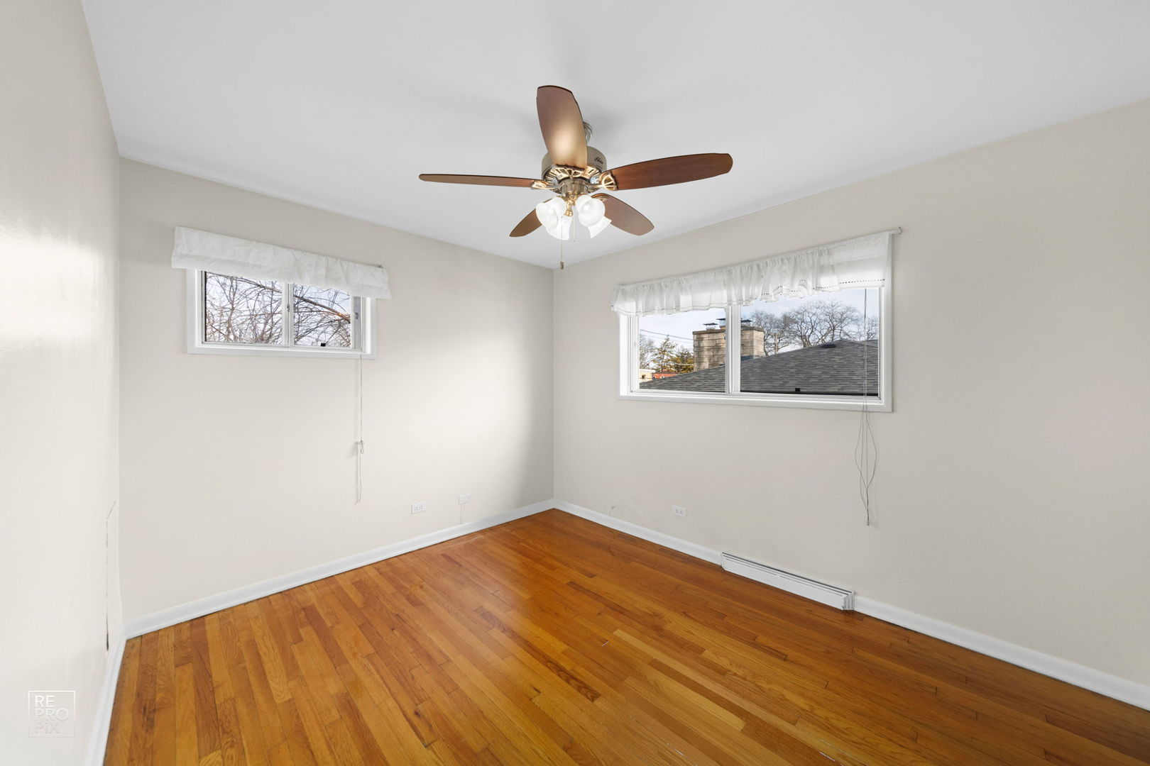 393 E Huntington Lane, Elmhurst, IL 60126