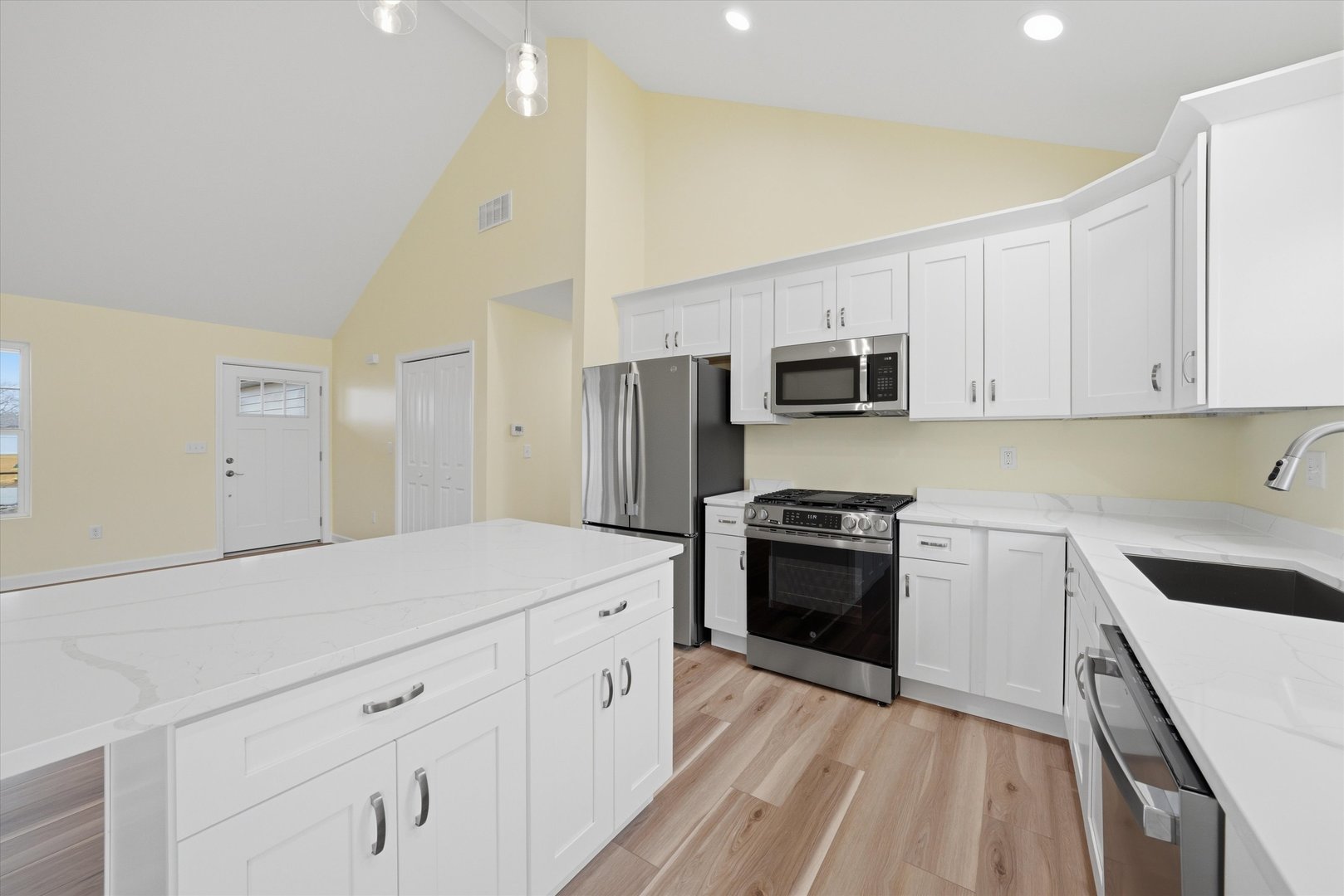 477 Emma Drive, Manteno, IL 60950