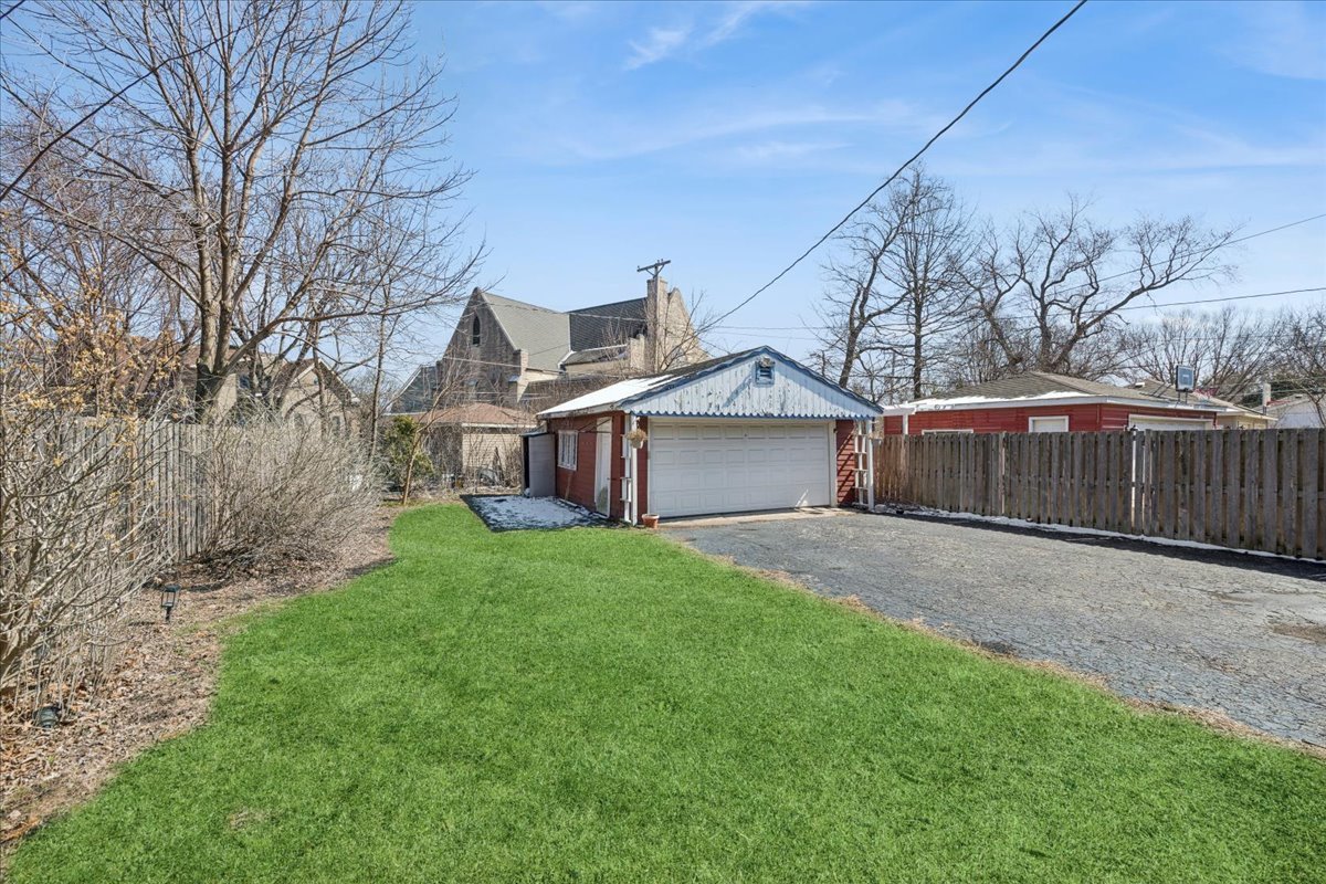 367 Bartram Road, Riverside, IL 60546