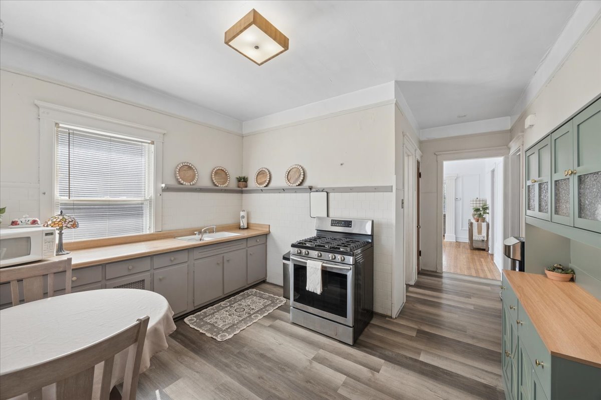 367 Bartram Road, Riverside, IL 60546