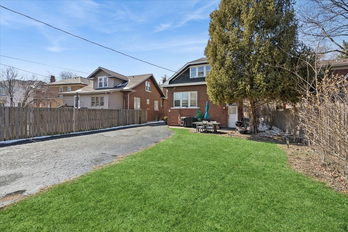 367 Bartram Road, Riverside, IL 60546