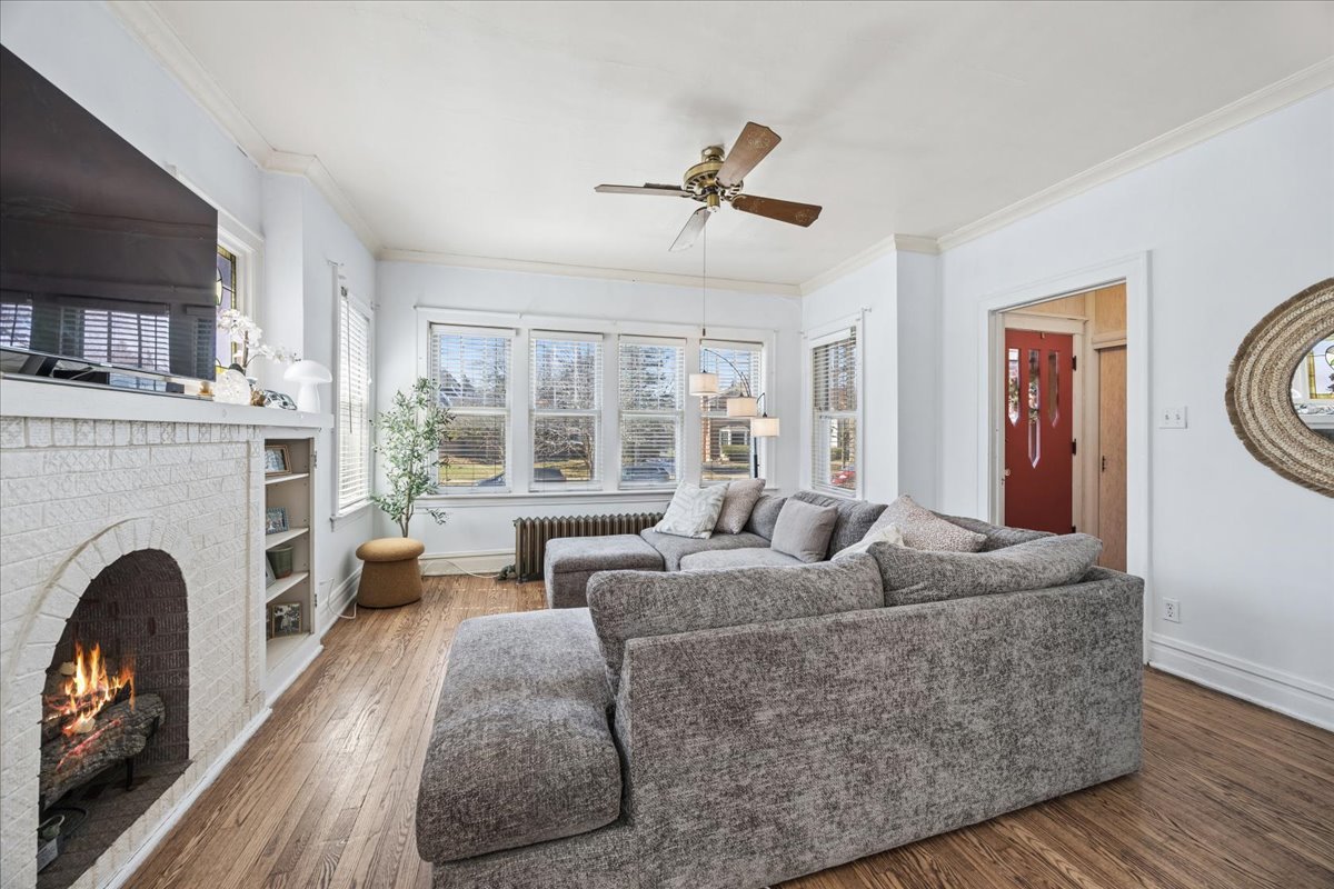 367 Bartram Road, Riverside, IL 60546