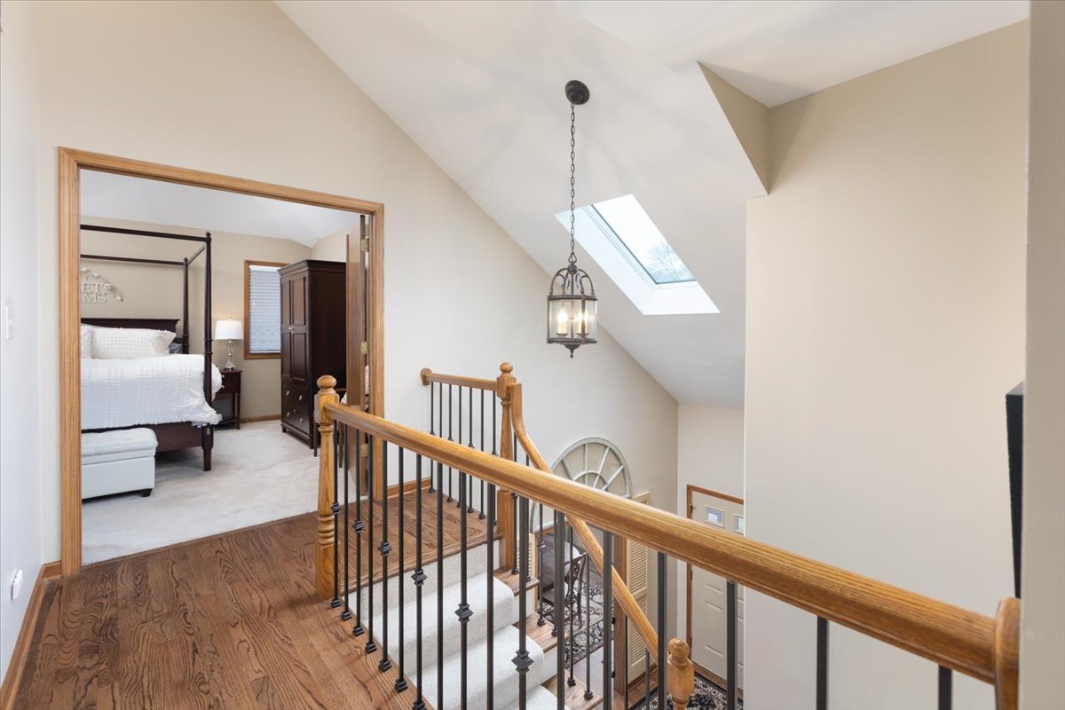 2438 Wendover Drive, Naperville, IL 60565