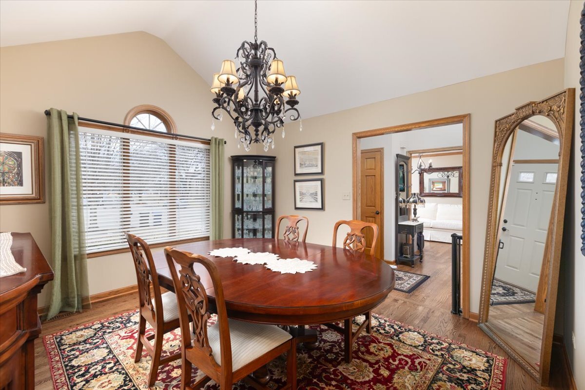 2438 Wendover Drive, Naperville, IL 60565