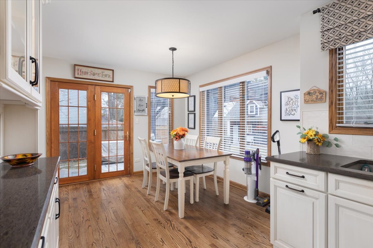 2438 Wendover Drive, Naperville, IL 60565