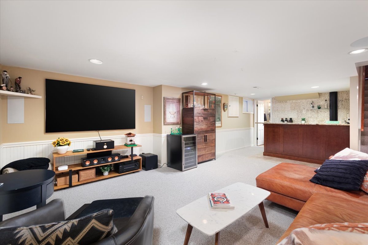 2438 Wendover Drive, Naperville, IL 60565