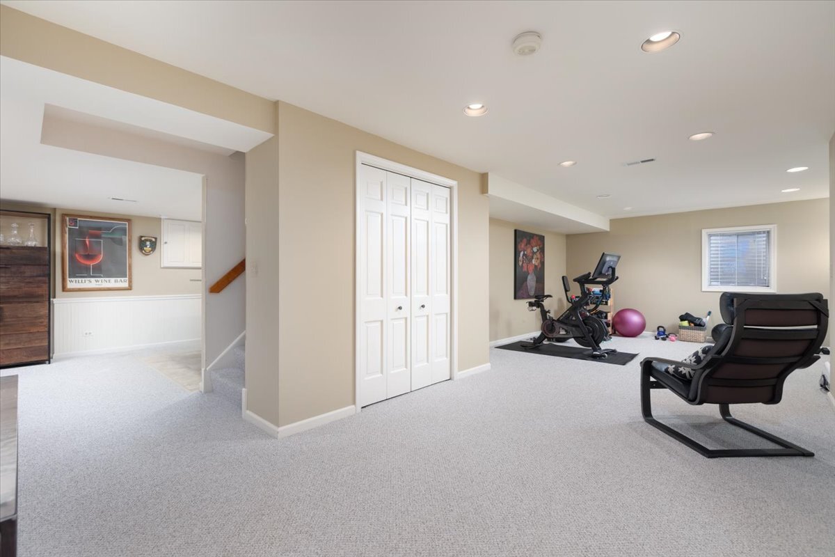 2438 Wendover Drive, Naperville, IL 60565