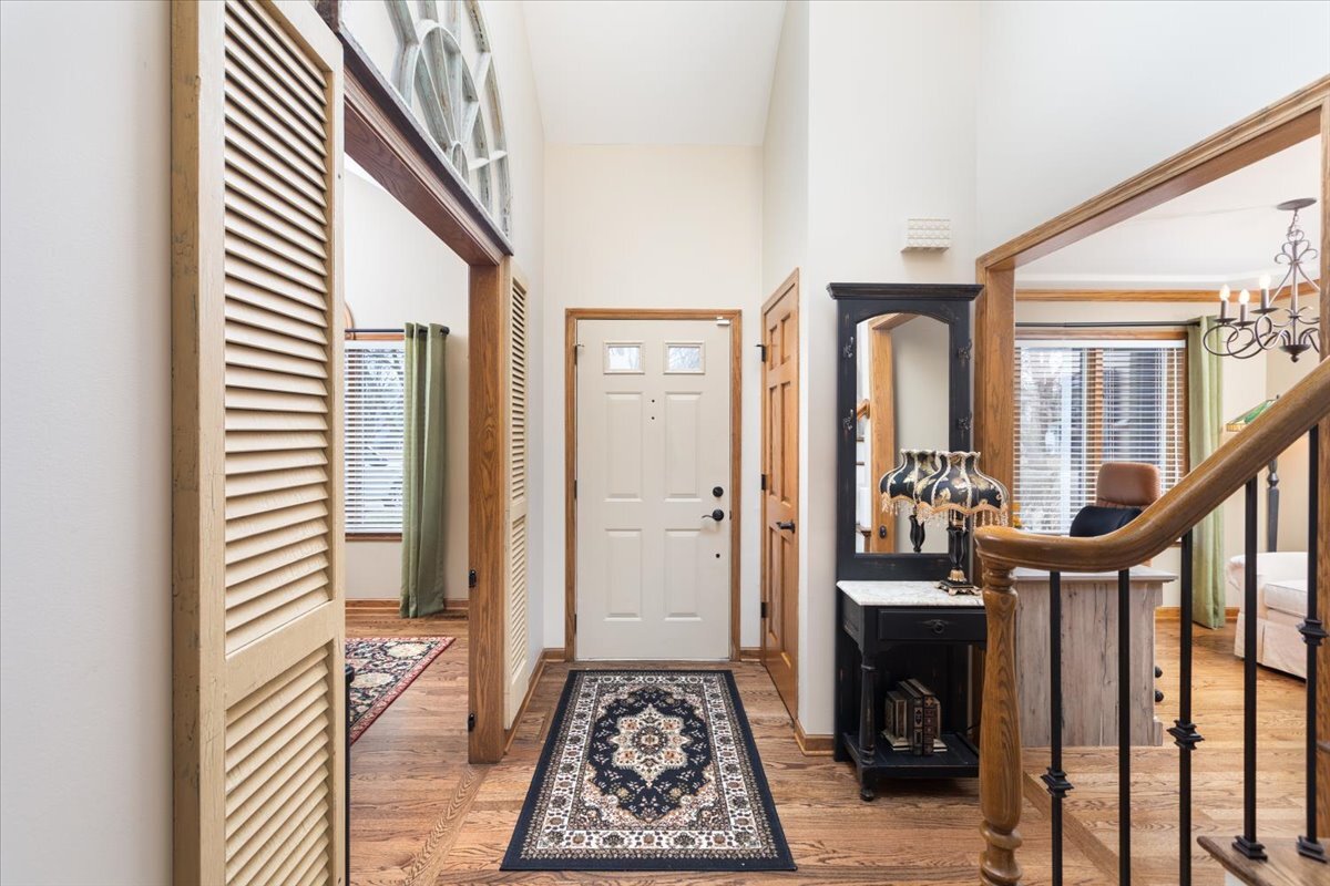 2438 Wendover Drive, Naperville, IL 60565