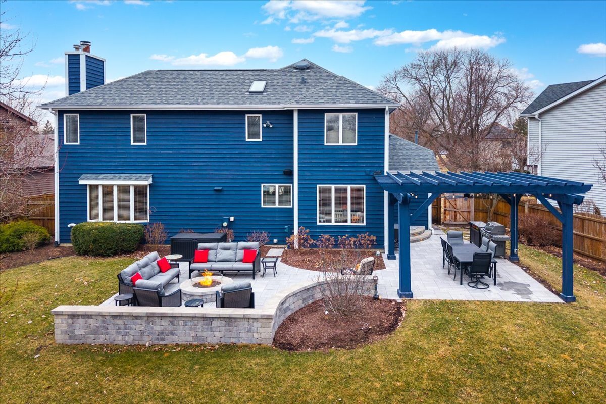 2438 Wendover Drive, Naperville, IL 60565