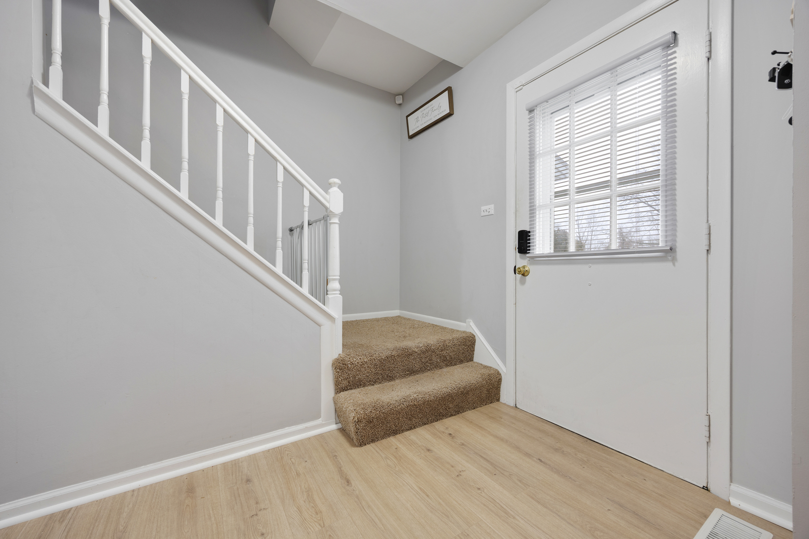 424 N Salem Drive, Schaumburg, IL 60194