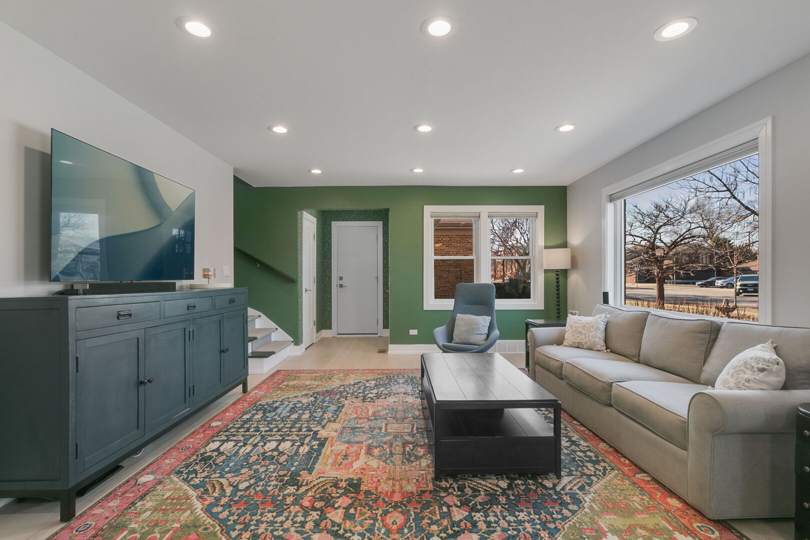 305 Desplaines Avenue, Riverside, IL 60546