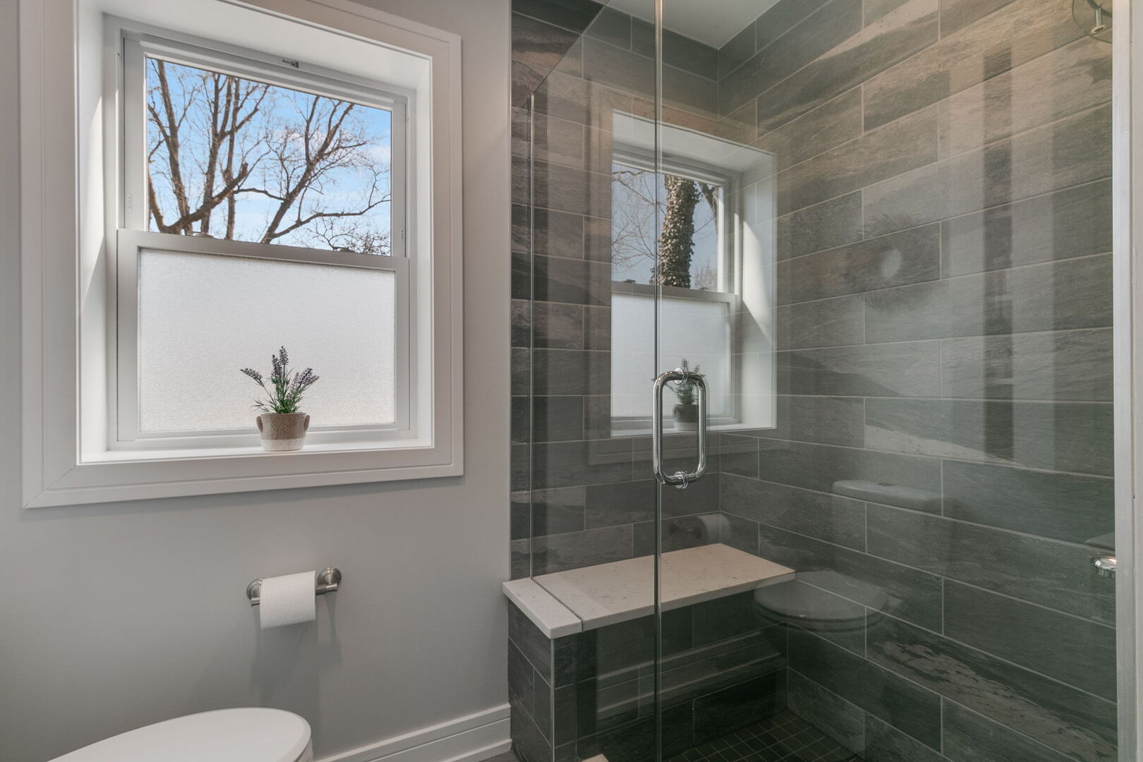 305 Desplaines Avenue, Riverside, IL 60546