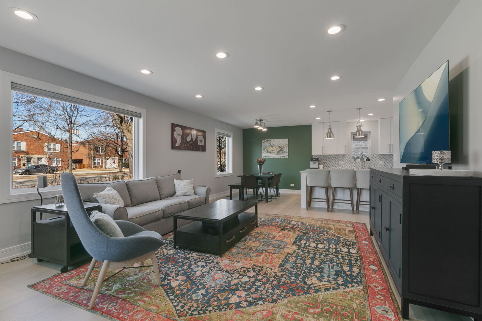 305 Desplaines Avenue, Riverside, IL 60546