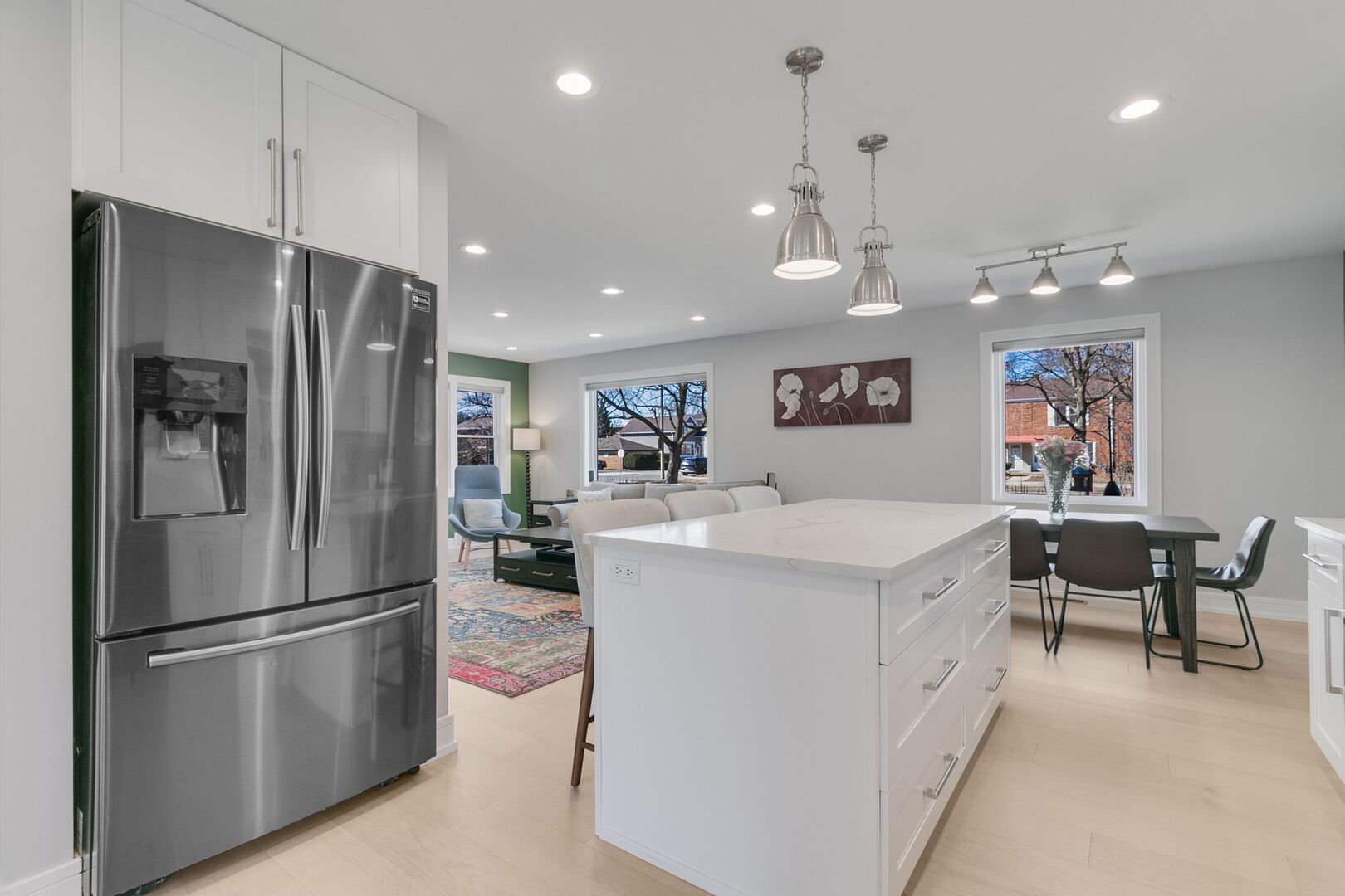 305 Desplaines Avenue, Riverside, IL 60546