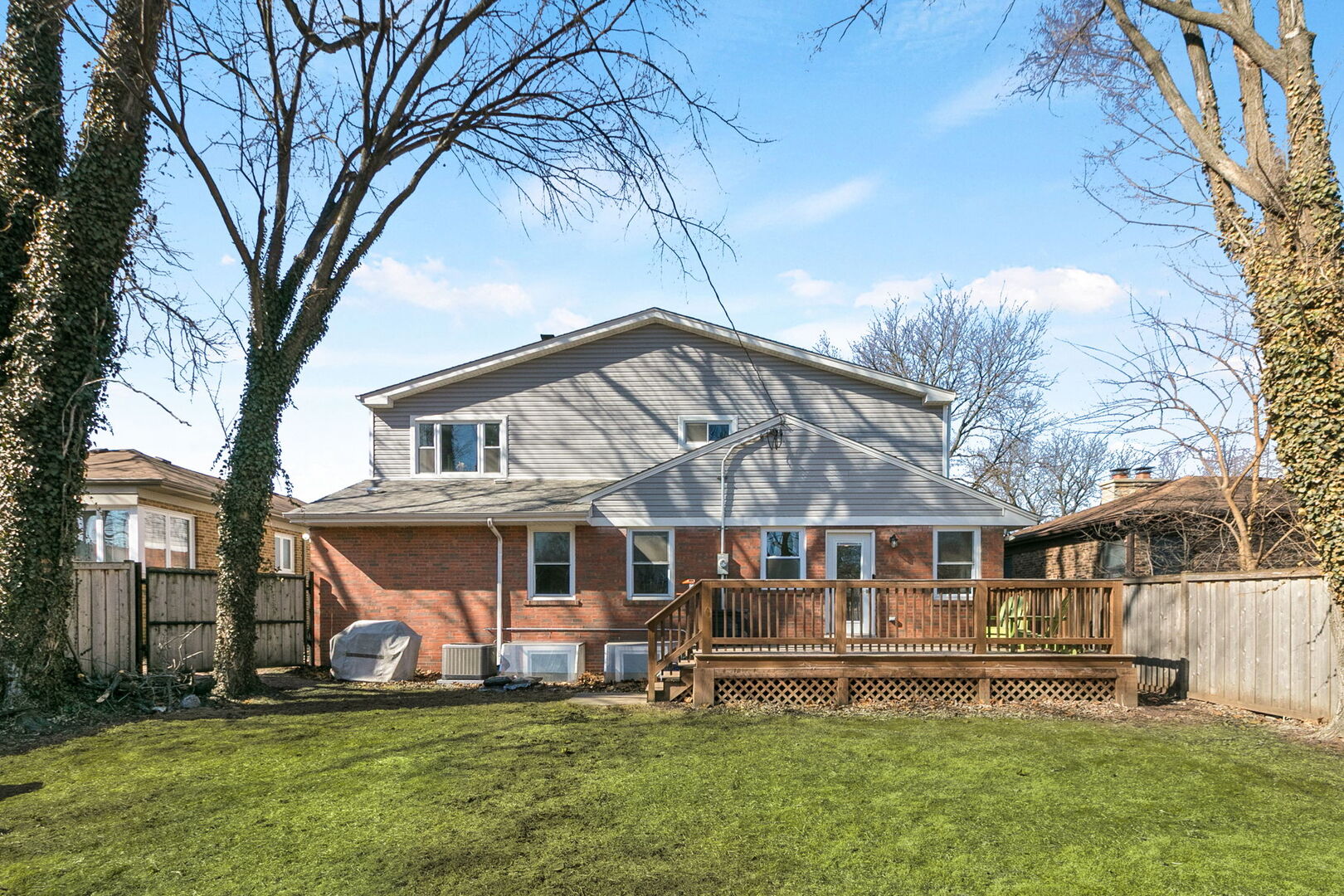 305 Desplaines Avenue, Riverside, IL 60546