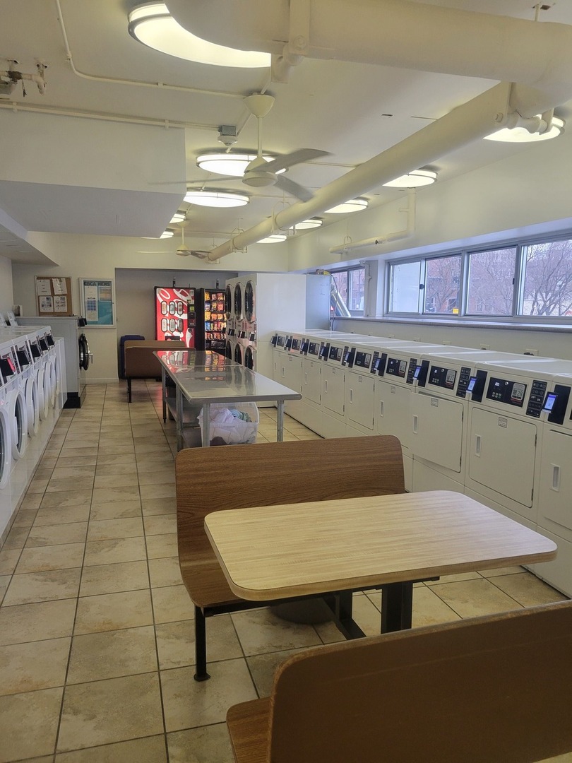 6171 N Sheridan Road #705, Chicago, IL 60660