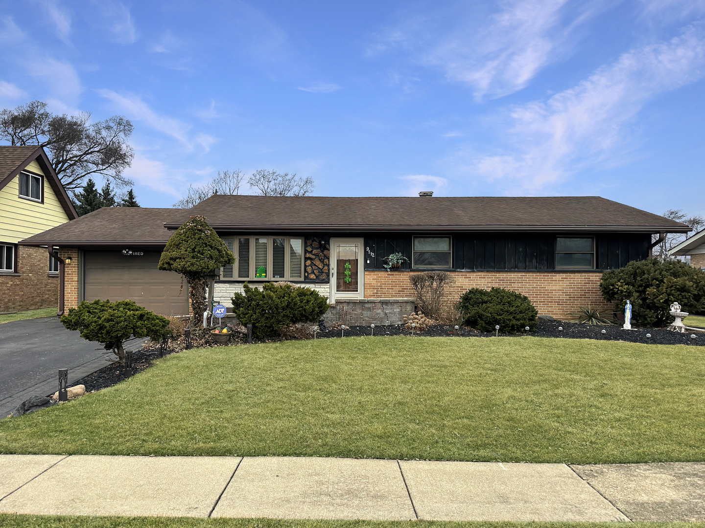 9112 Homestead Lane, Bridgeview, IL 60455