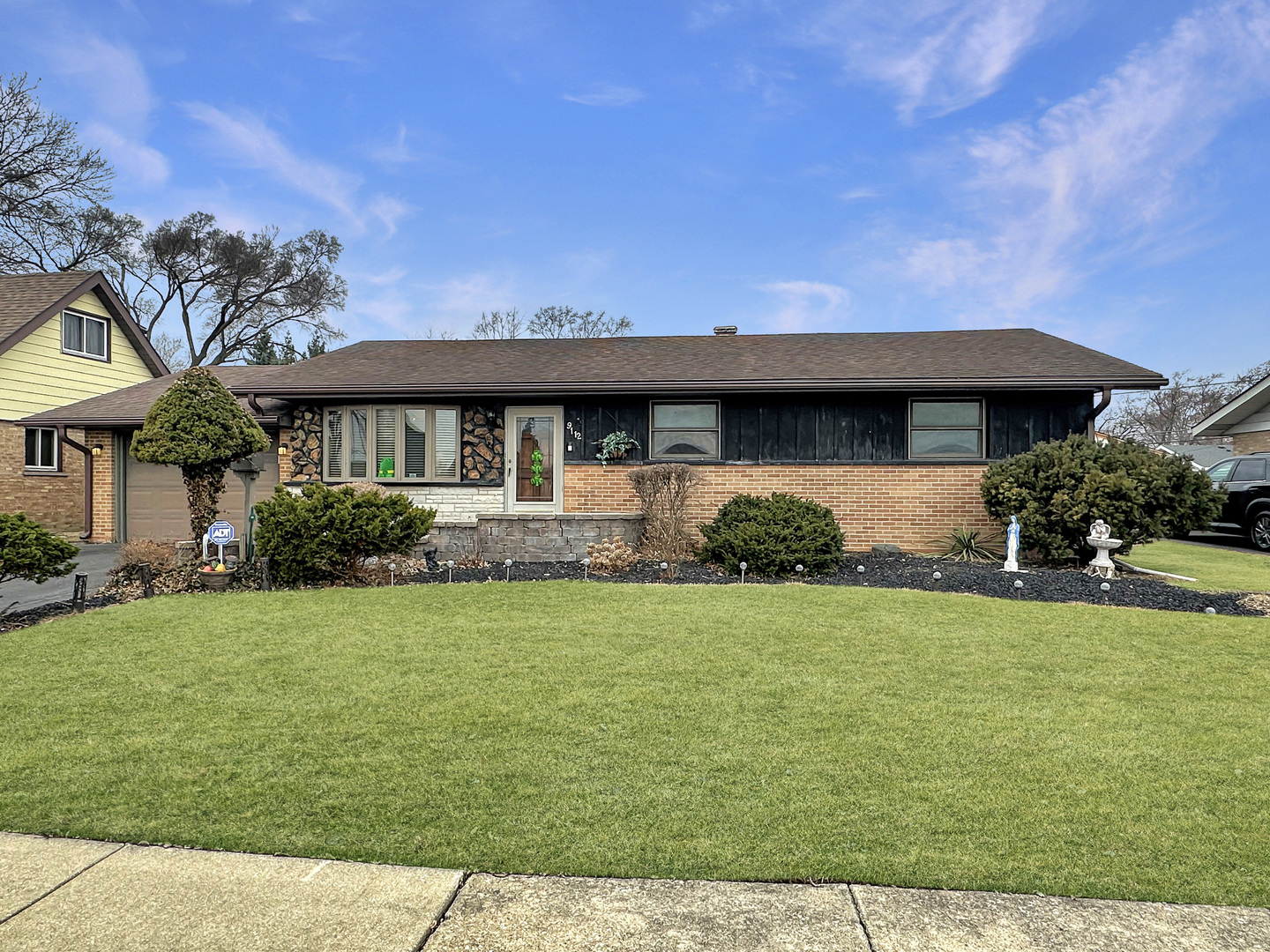 9112 Homestead Lane, Bridgeview, IL 60455