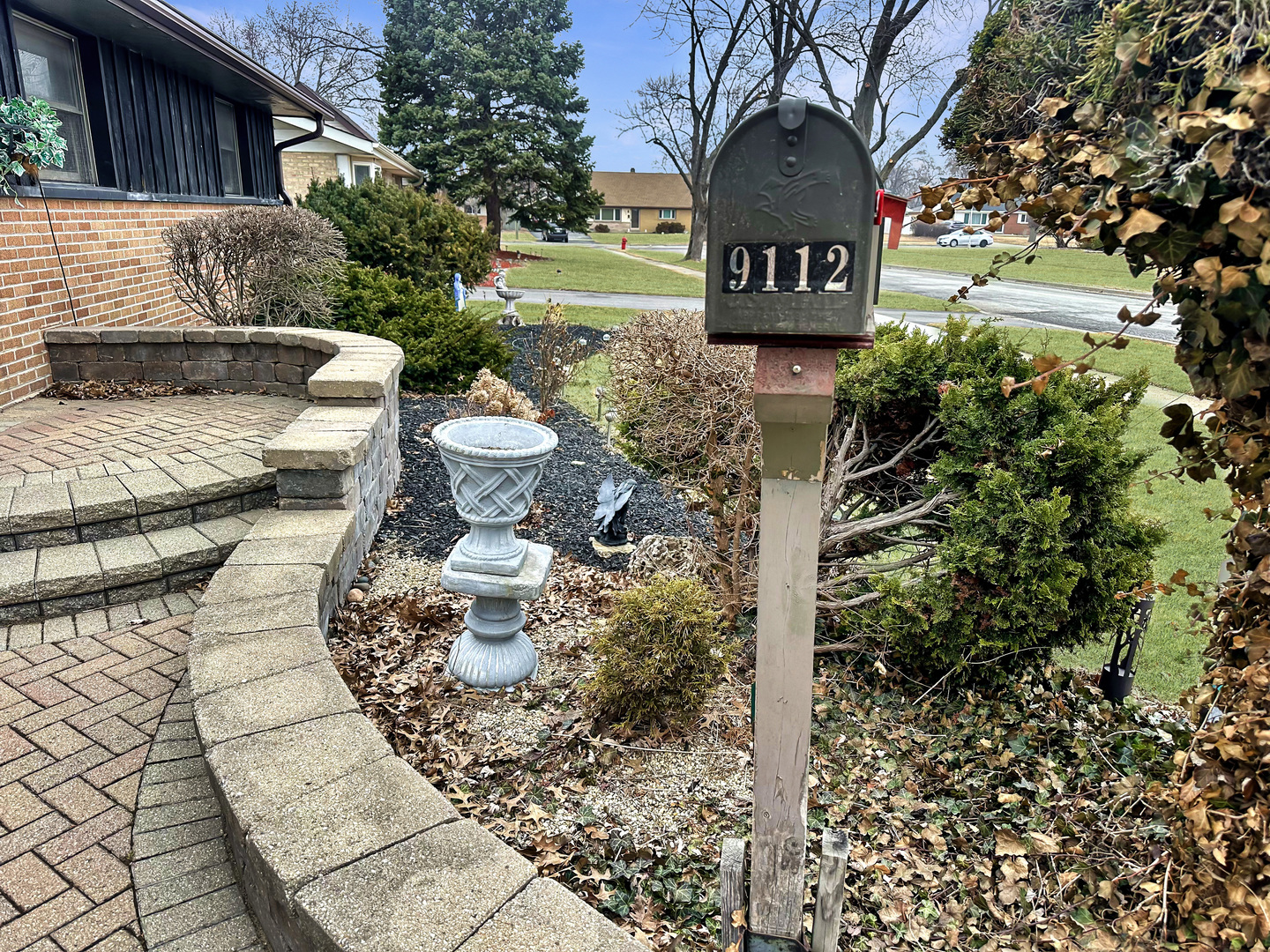 9112 Homestead Lane, Bridgeview, IL 60455