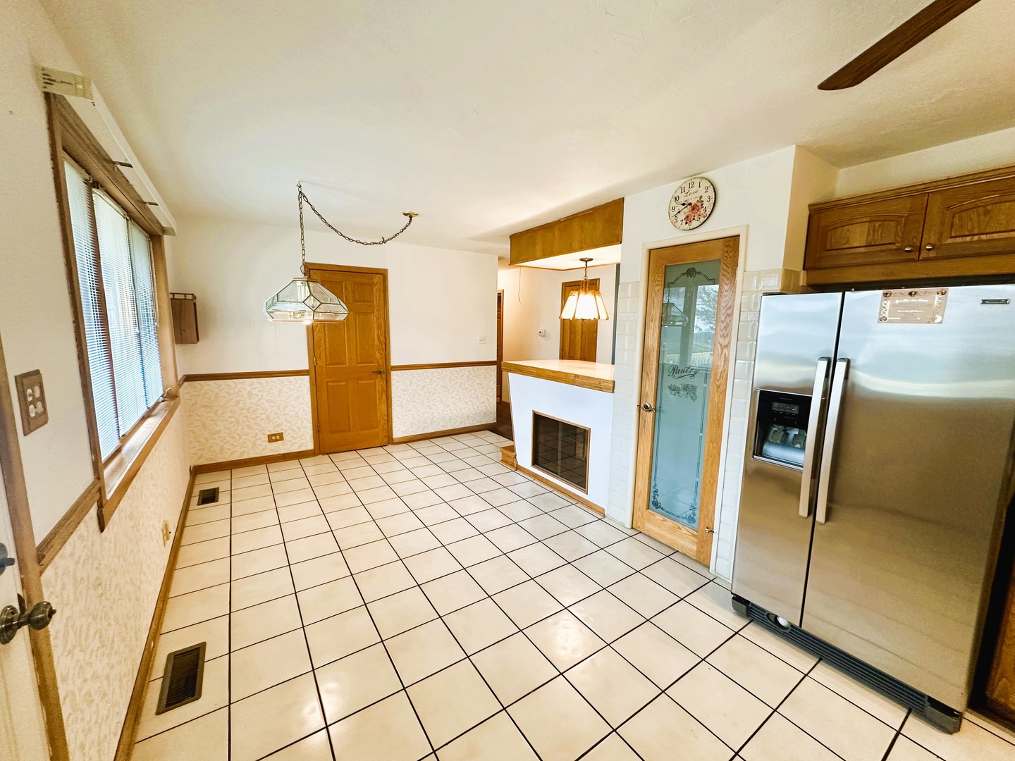 9112 Homestead Lane, Bridgeview, IL 60455