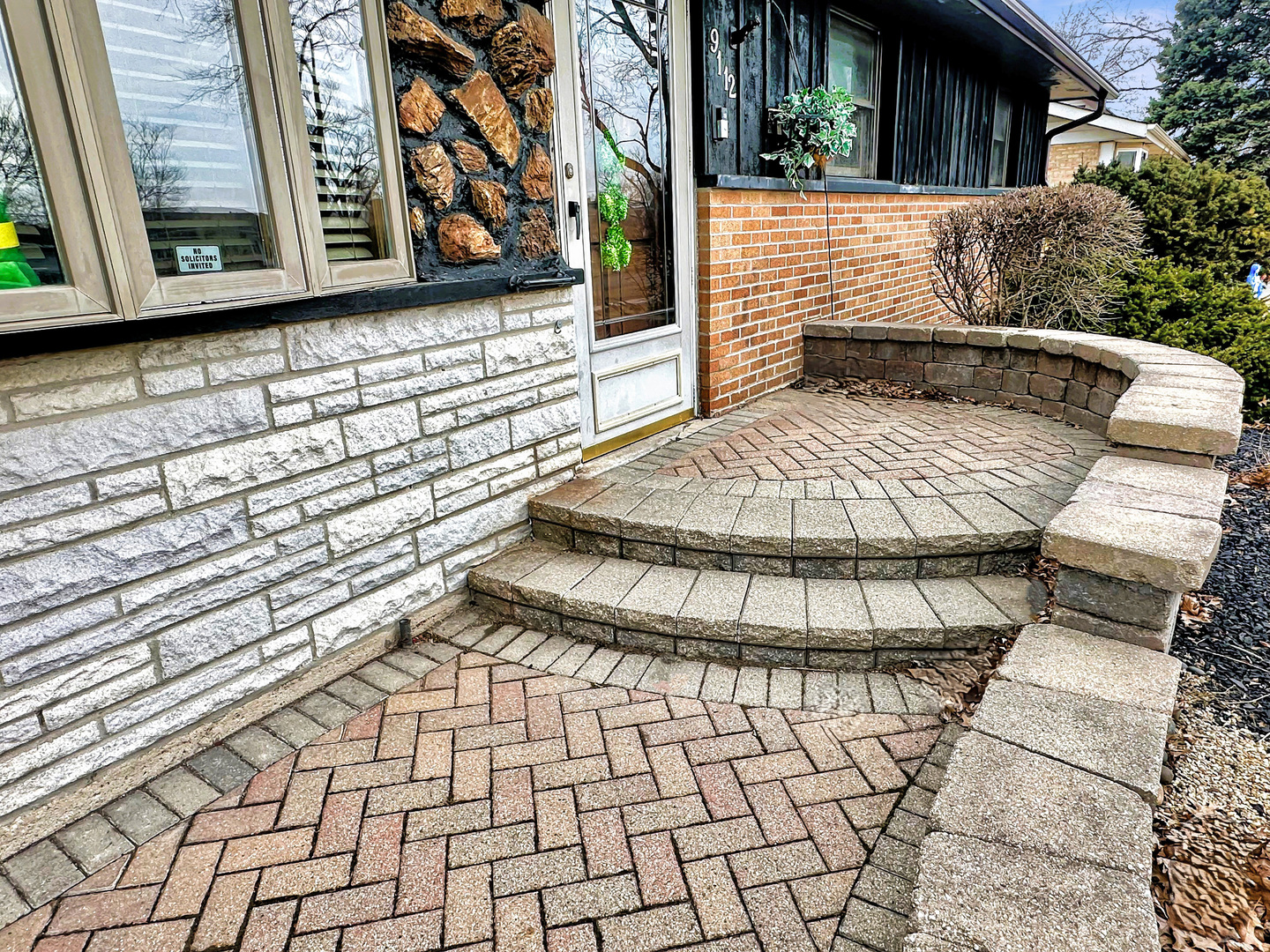 9112 Homestead Lane, Bridgeview, IL 60455