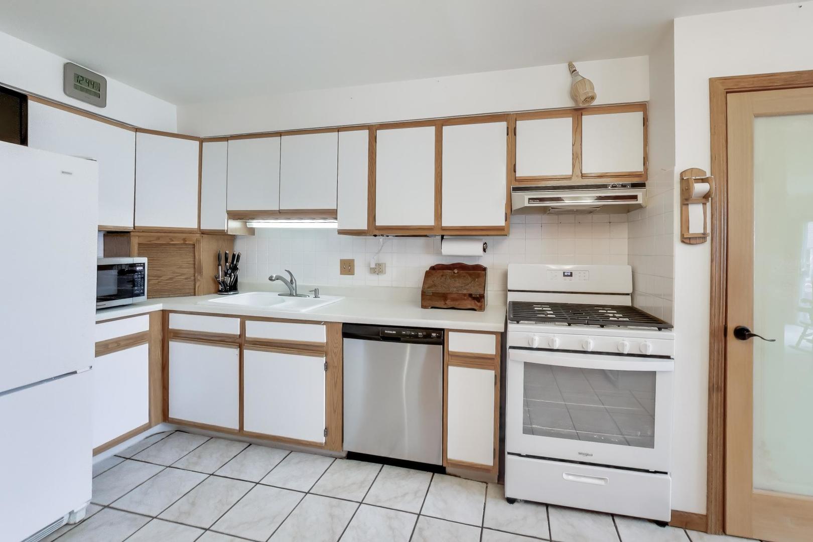 16408 Oxford Drive, Tinley Park, IL 60477