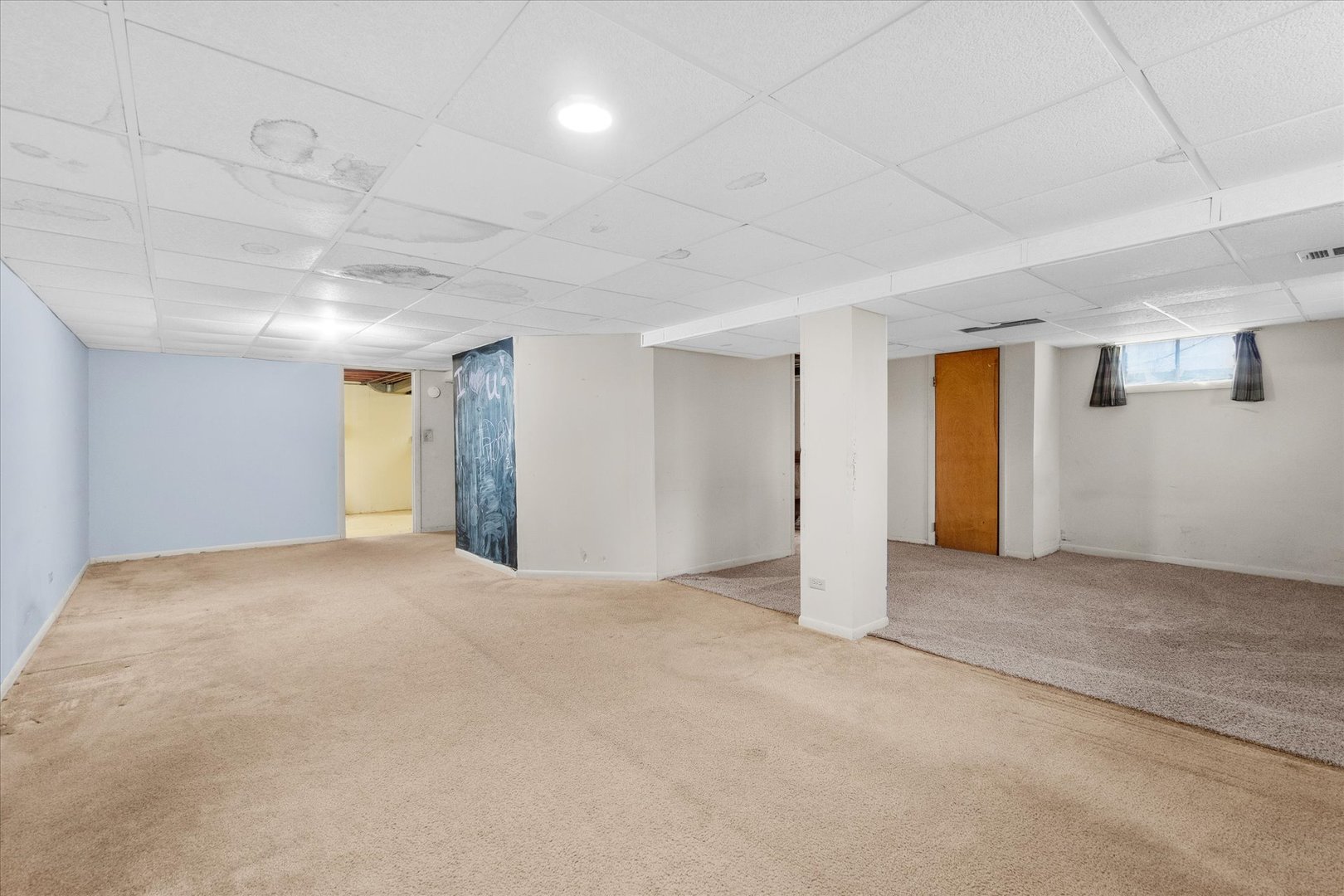 705 S Gables Boulevard, Wheaton, IL 60189