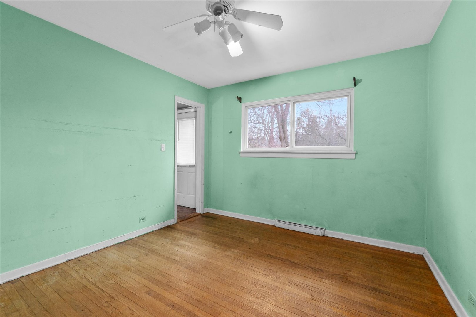 705 S Gables Boulevard, Wheaton, IL 60189