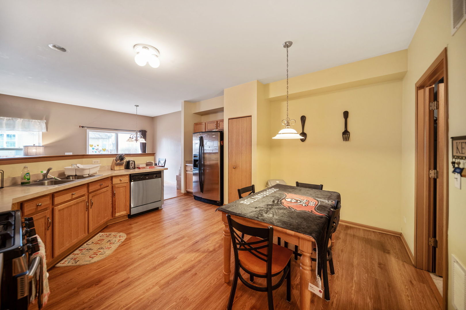 16435 Club Court, Crest Hill, IL 60403