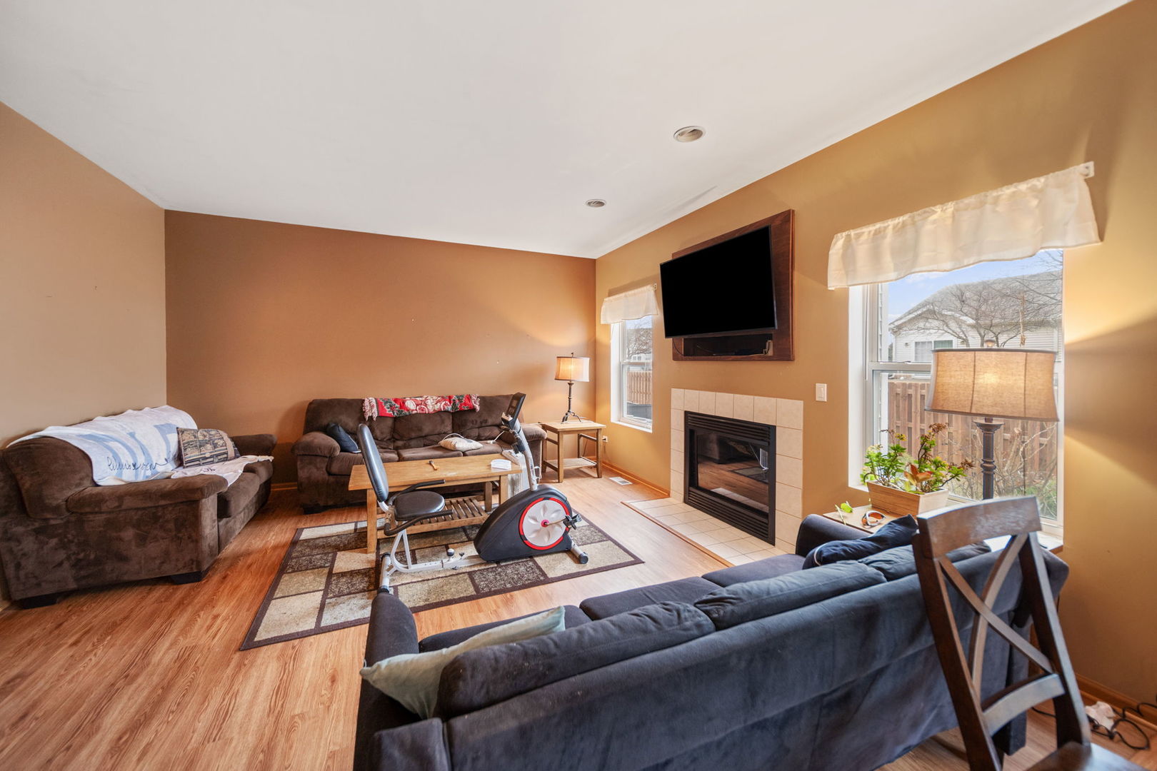 16435 Club Court, Crest Hill, IL 60403