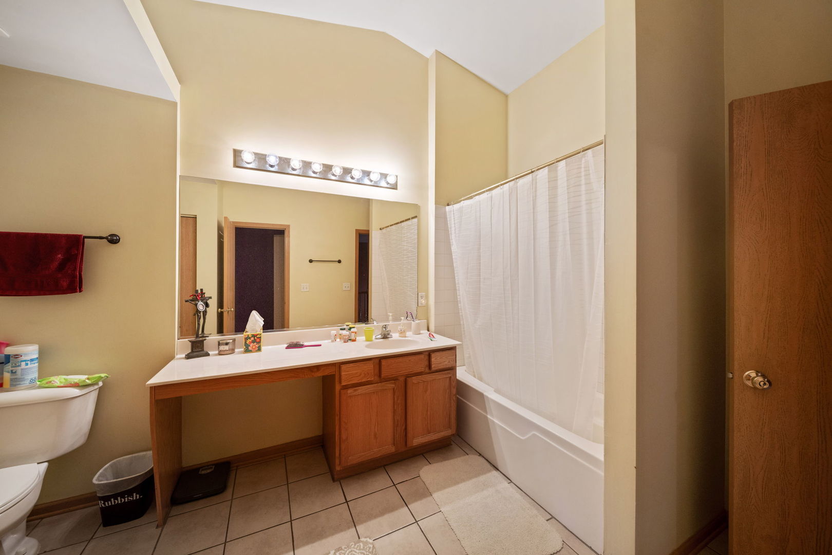 16435 Club Court, Crest Hill, IL 60403