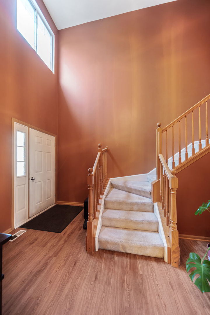 16435 Club Court, Crest Hill, IL 60403