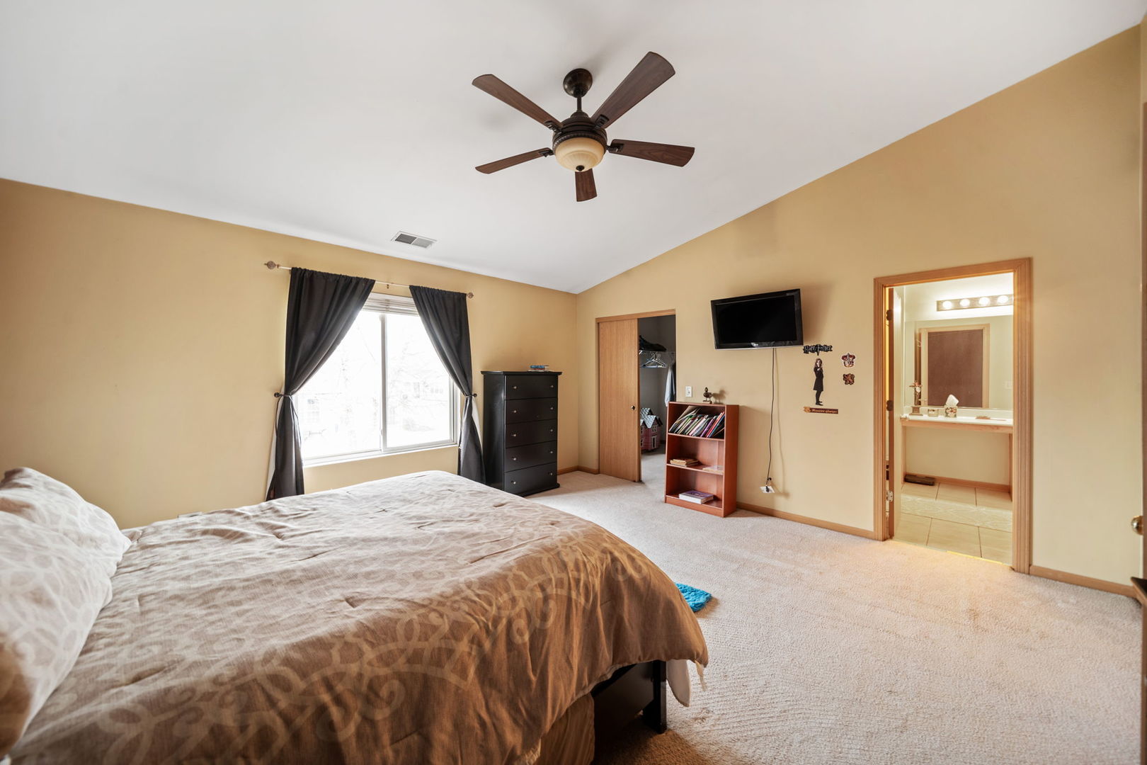 16435 Club Court, Crest Hill, IL 60403