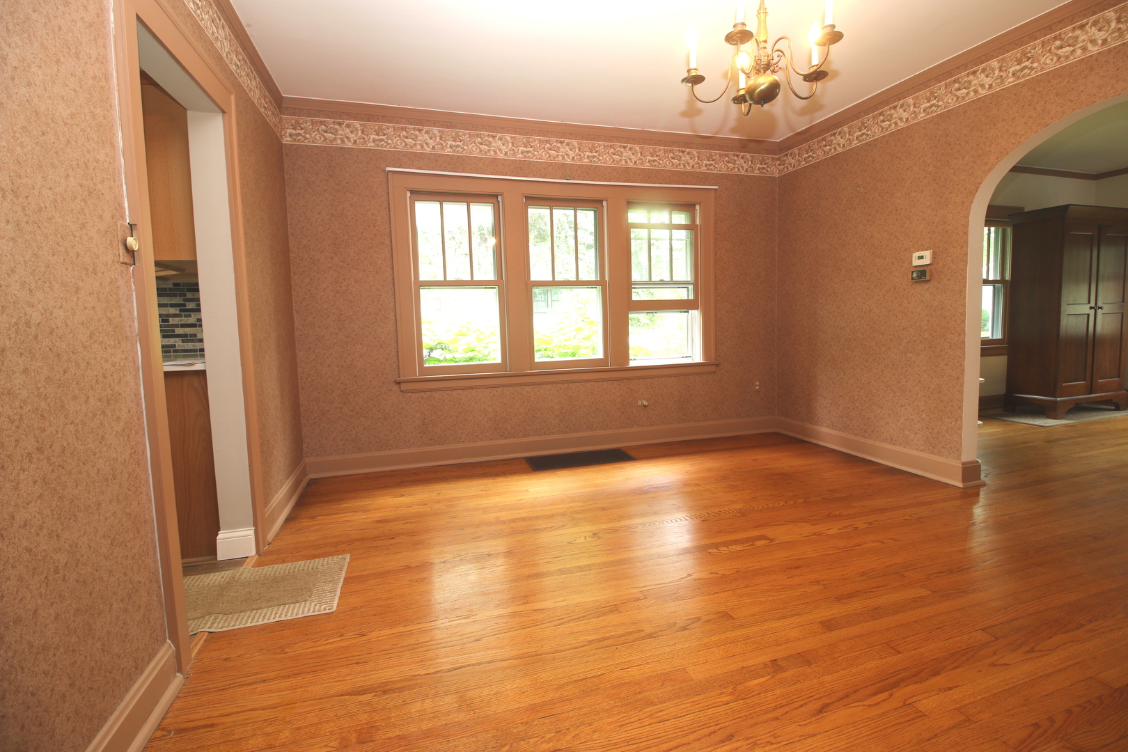 621 E GRAND LAKE Boulevard, West Chicago, IL 60185