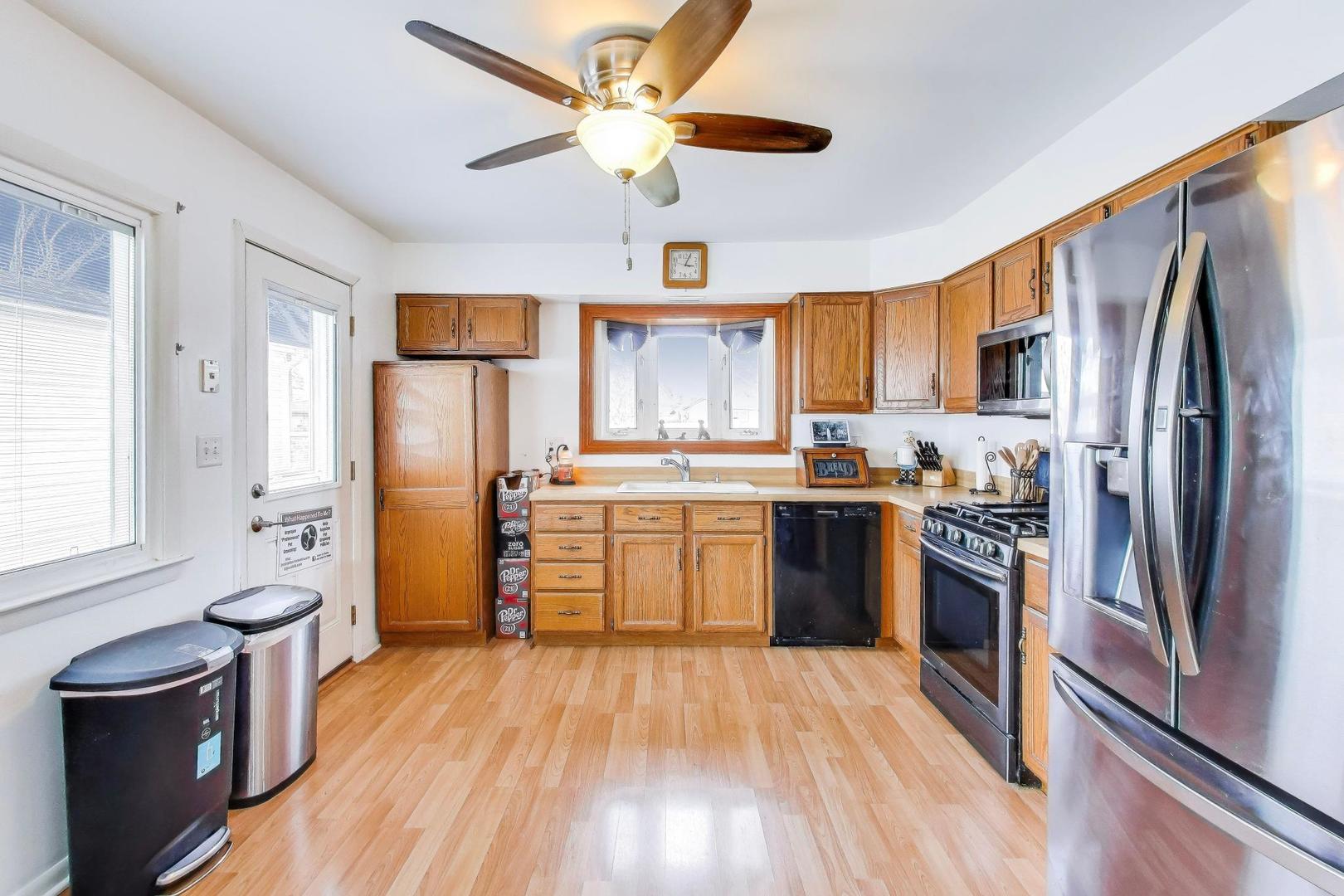 725 Elizabeth Lane, Des Plaines, IL 60016