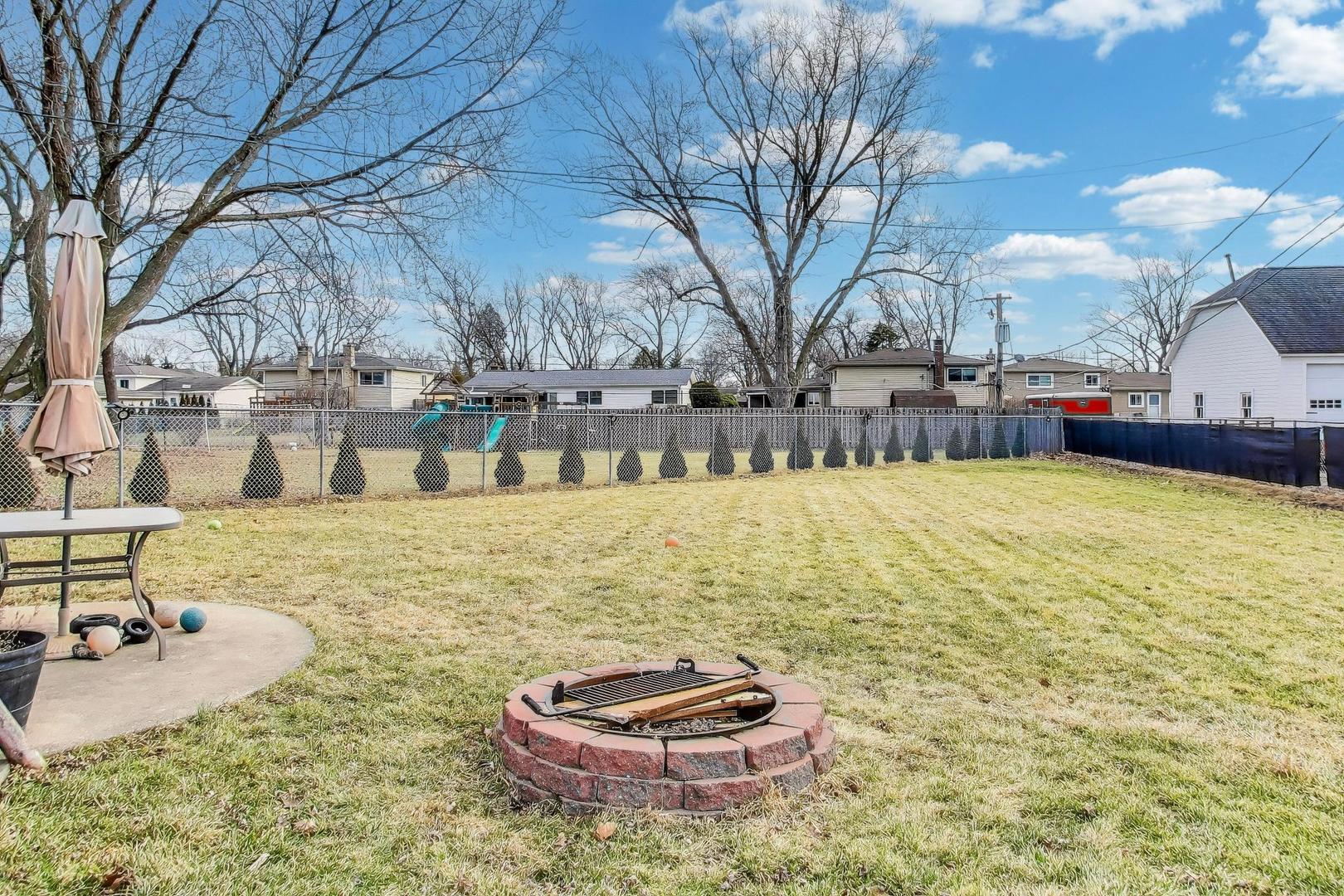 725 Elizabeth Lane, Des Plaines, IL 60016