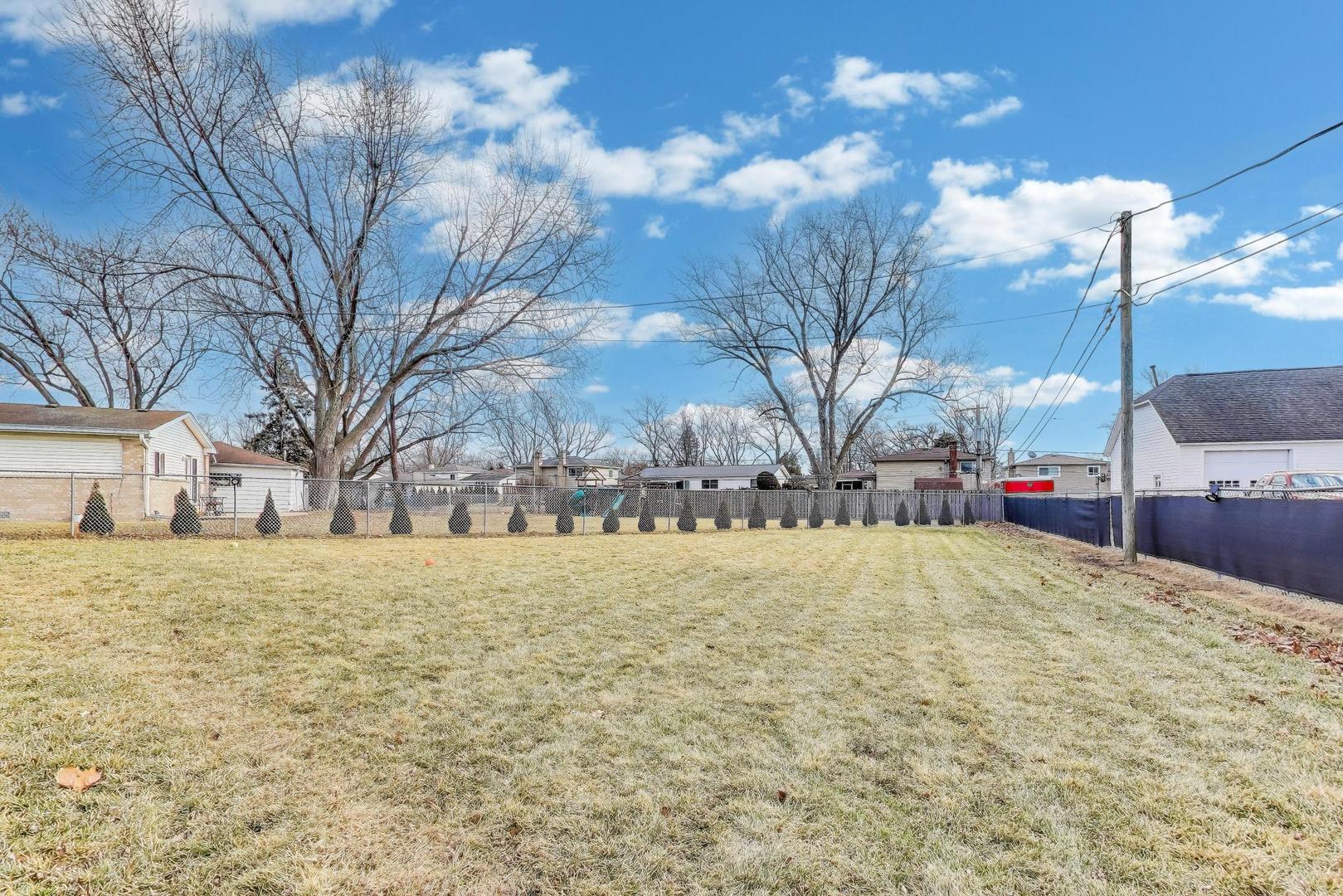 725 Elizabeth Lane, Des Plaines, IL 60016