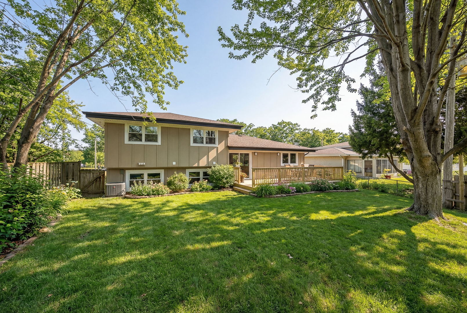 8651 S Kean Avenue, Hickory Hills, IL 60457